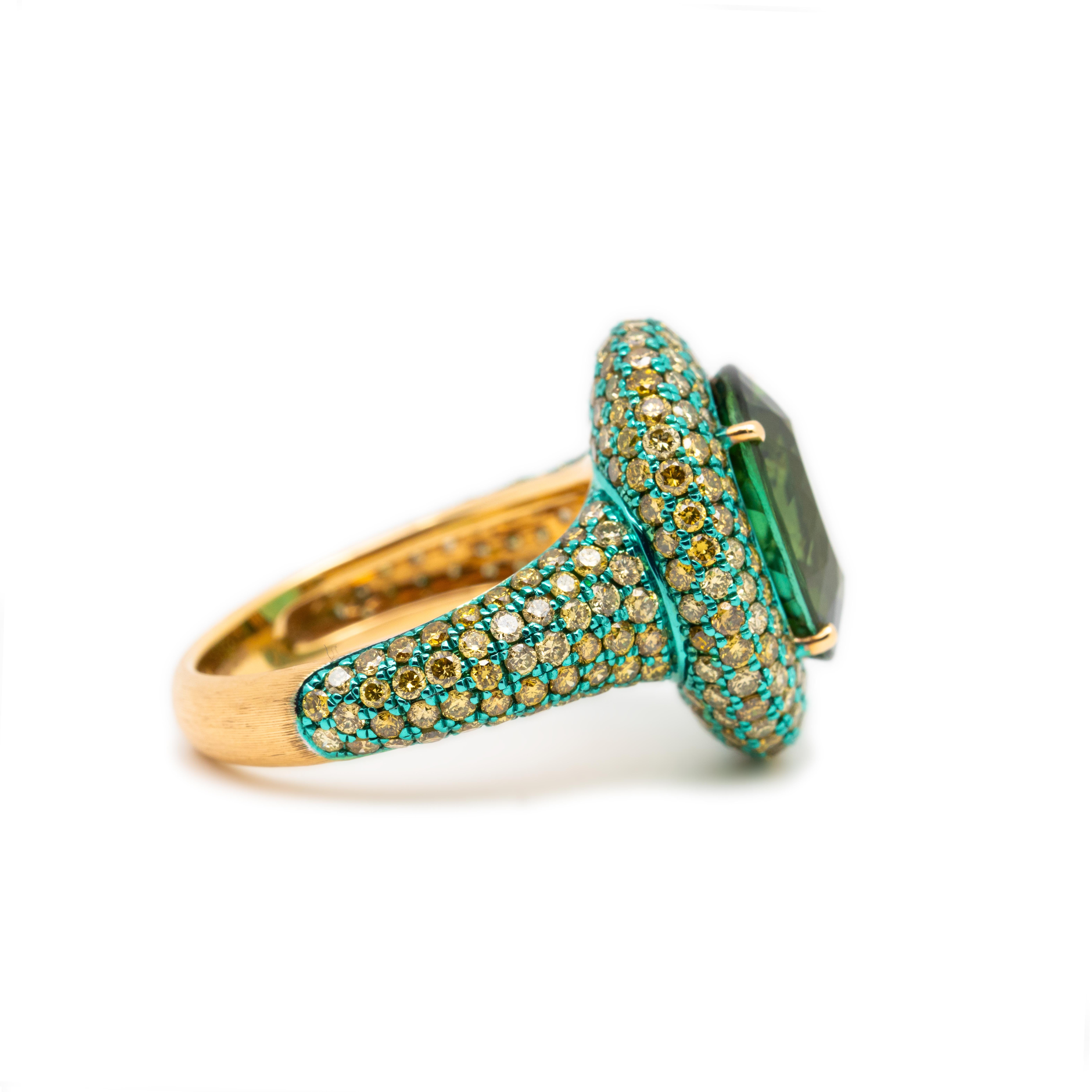6.22 carat Mint Green Tourmaline & Diamond Ring, 18K Yellow Gold, Austy Lee In New Condition For Sale In Hong Kong, HK