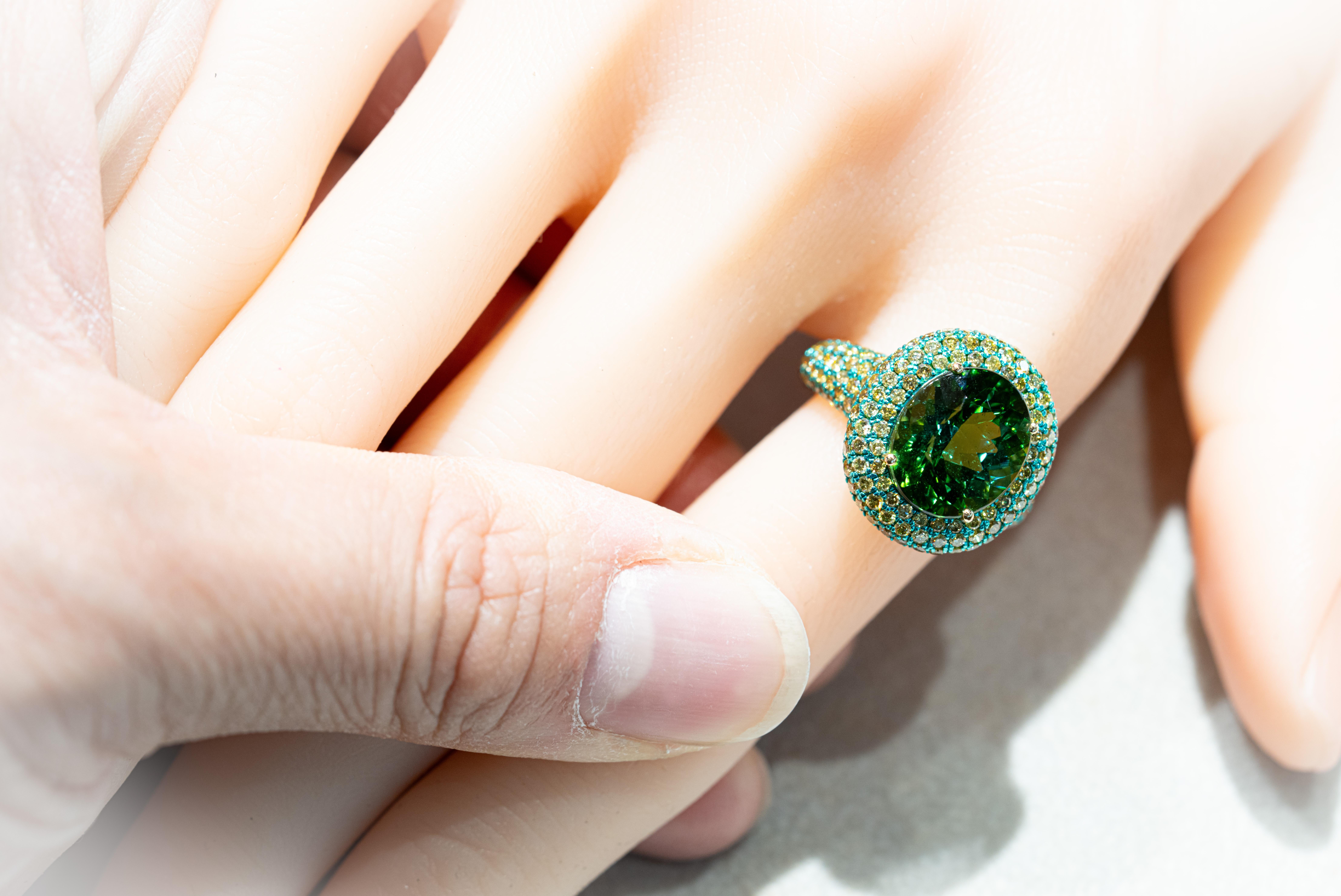 6.22 carat Mint Green Tourmaline & Diamond Ring, 18K Yellow Gold, Austy Lee For Sale 2