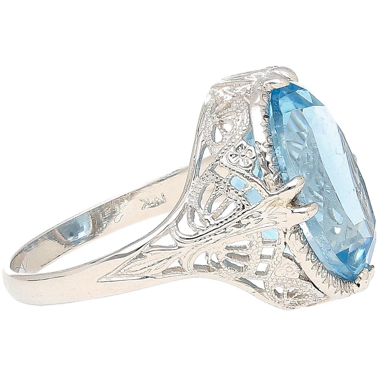 Women's 6.22 Carat Oval Aquamarine in Engraved 14K White Gold Edwardian Filigree Ring For Sale