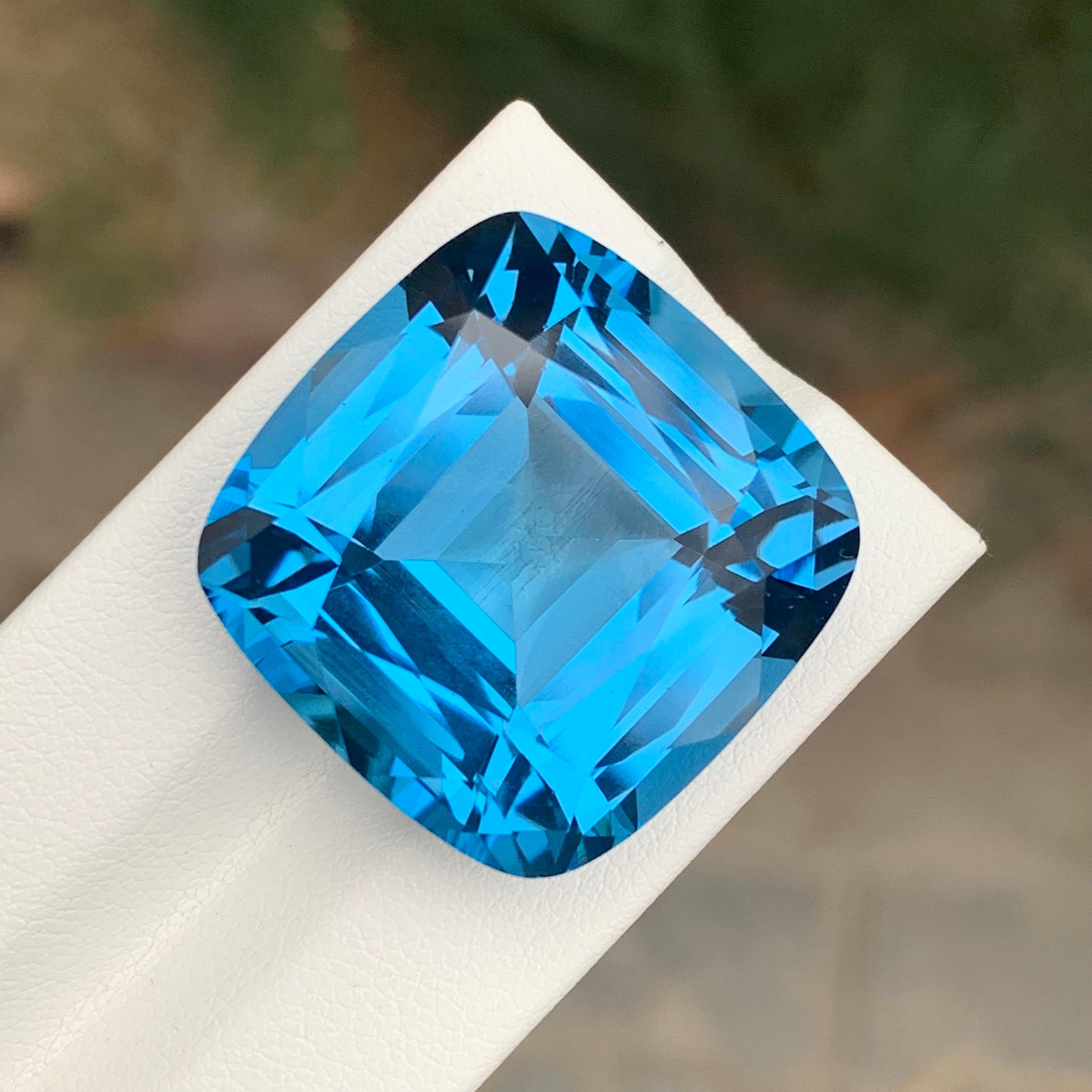 62.25 Carat Brilliant Loose London Blue Topaz Square Shape Gemstone In New Condition For Sale In Peshawar, PK