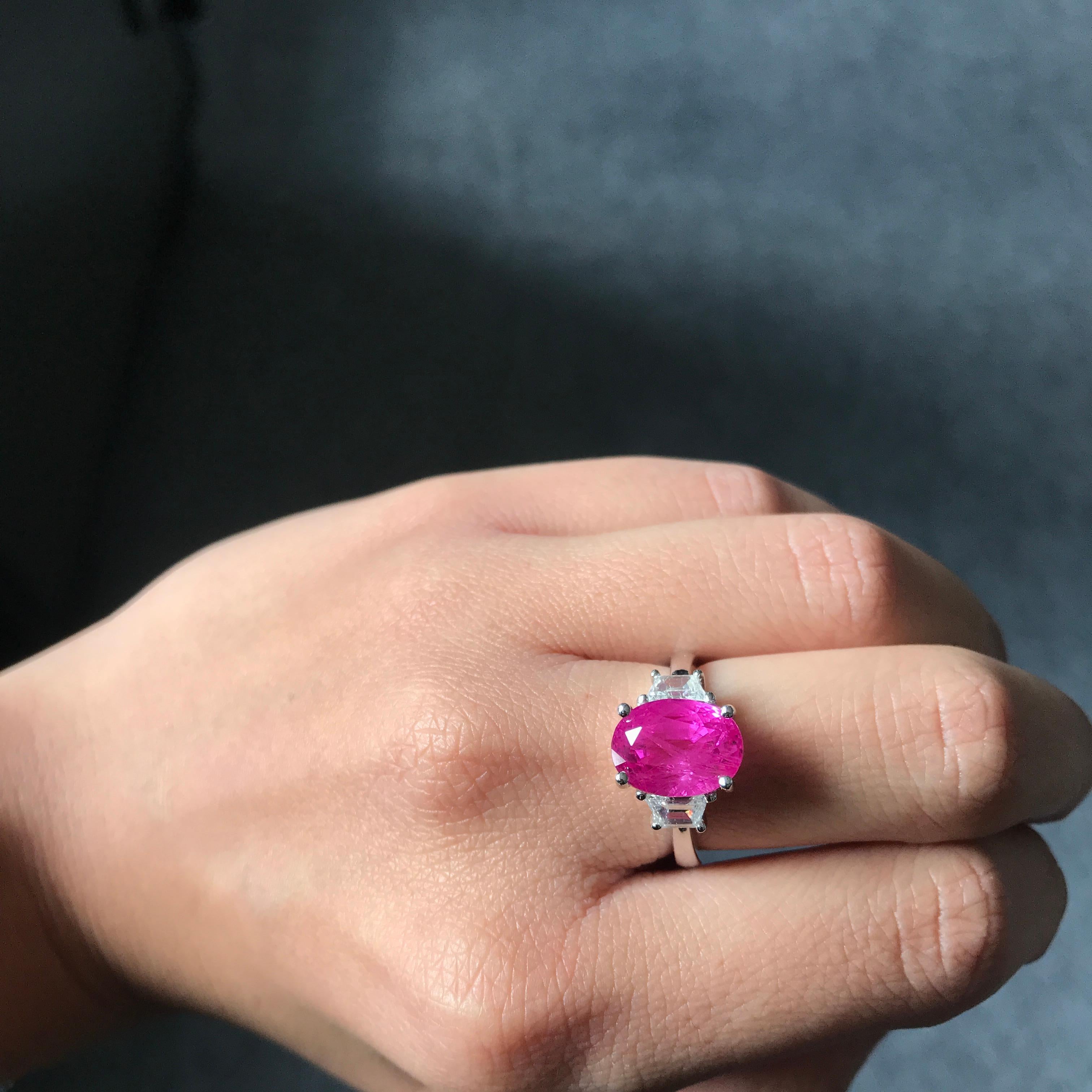 6.23 Carat Burmese Ruby and Diamond Three-Stone Engagement Ring In New Condition For Sale In Bangkok, Thailand