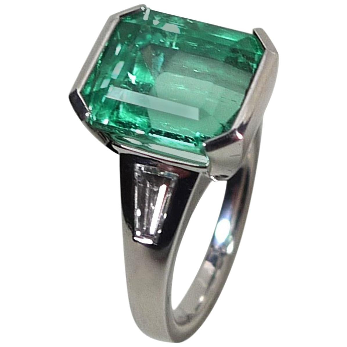 6.23 Carat Natural Colombian Emerald and Diamond White Gold Ring For Sale
