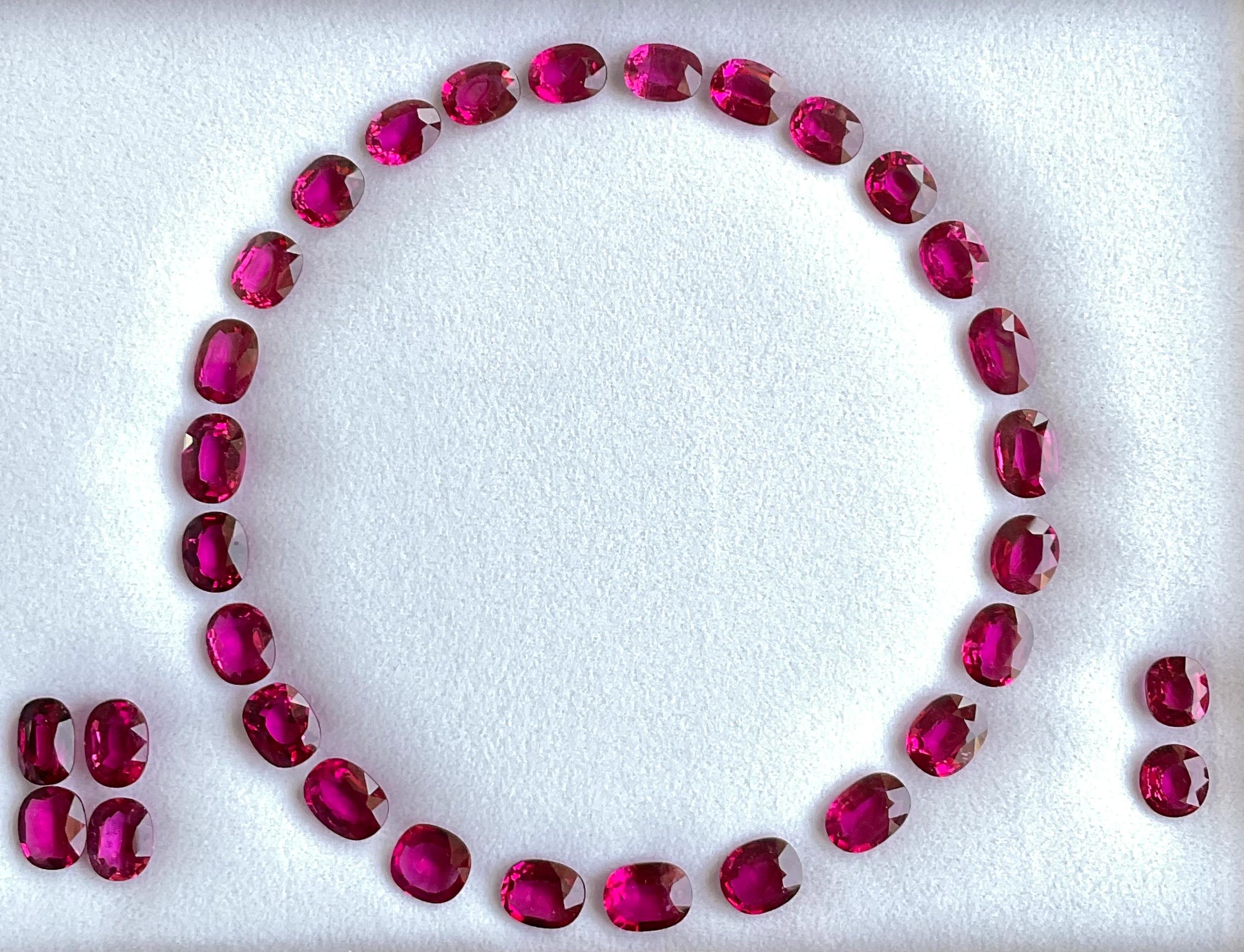 Taglio ovale 62.30 Carati Rubellite Layout Ovale Top Quality Per Gioielleria Gemma Naturale in vendita