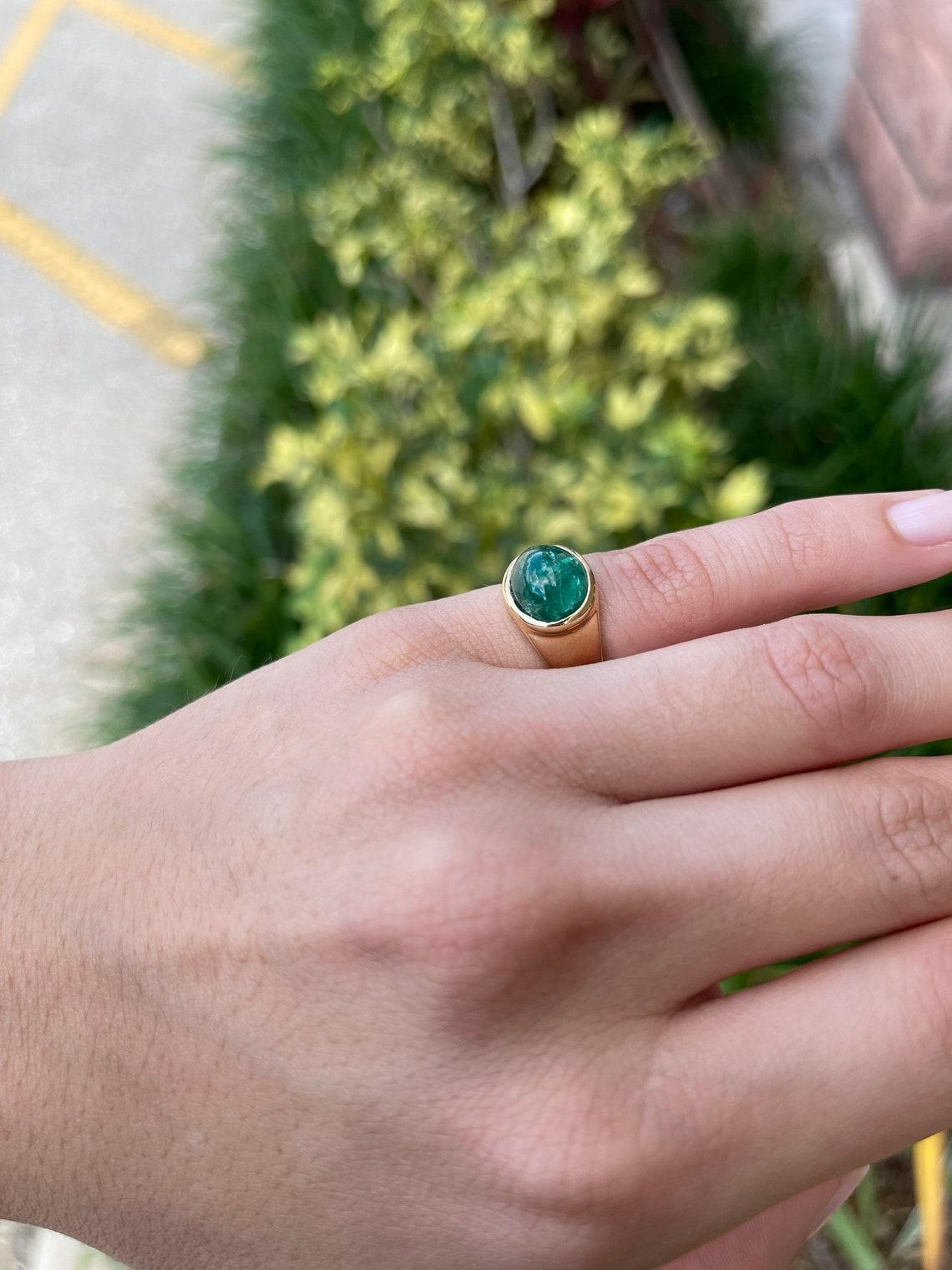 6.23cts 14K Natural Emerald Cabochon Solitaire Gold Ring In New Condition For Sale In Jupiter, FL