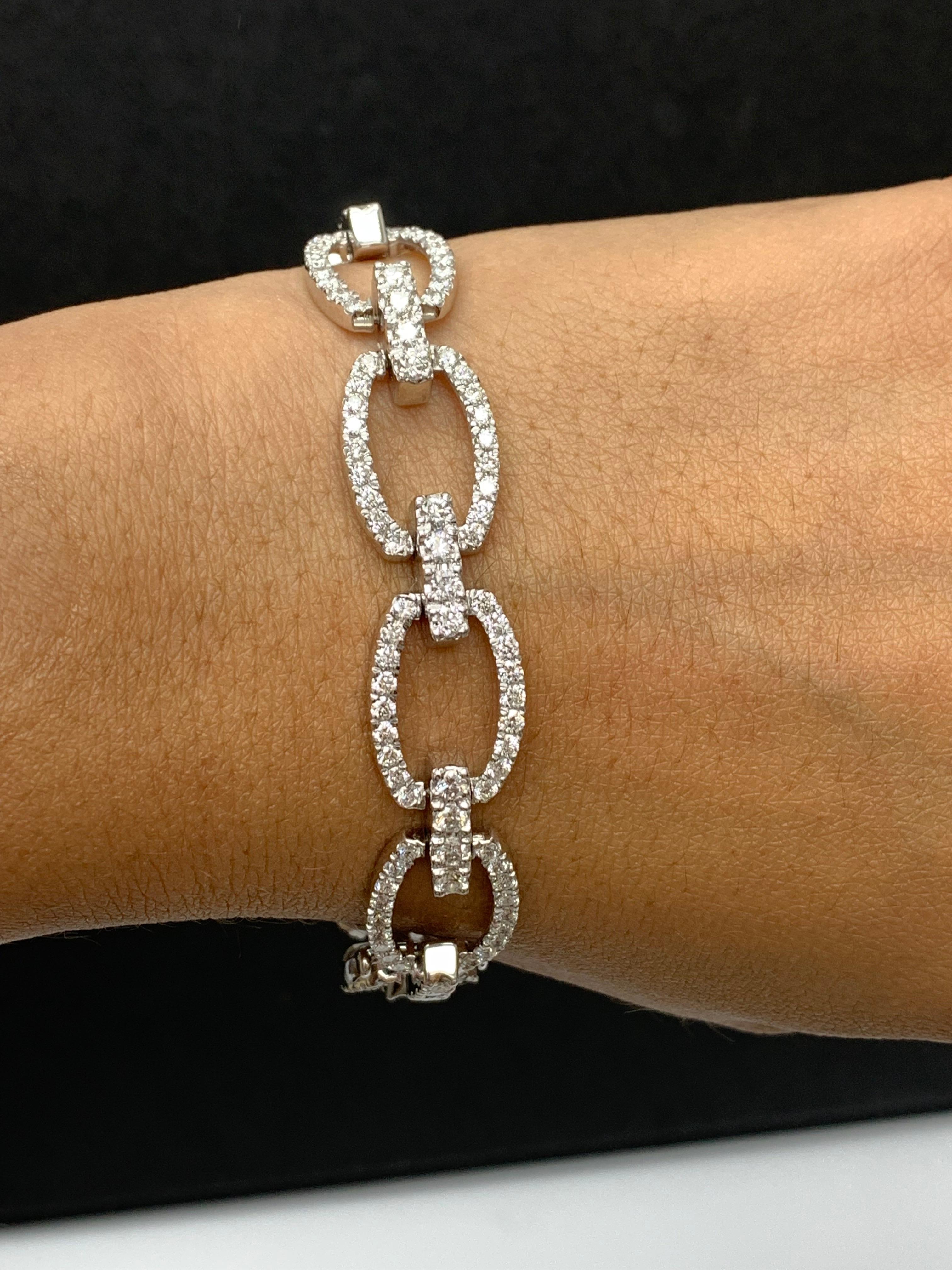 A stunning bracelet worth having. Each link on the bracelet is with 198 round brilliant diamonds with roughly G-H color and SI1 clarity.  The total weight of the 198 diamonds is 6.24 carats.

Can be made in Yellow and Rose Gold.
