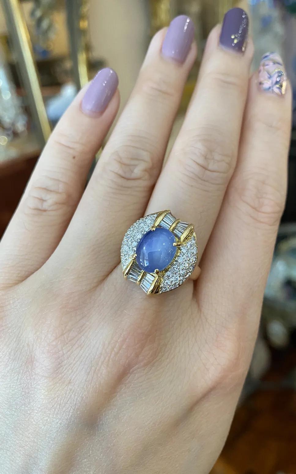 Saphir étoilé ovale de 6,24 carats avec diamants pavés en or jaune 18 carats en vente 1