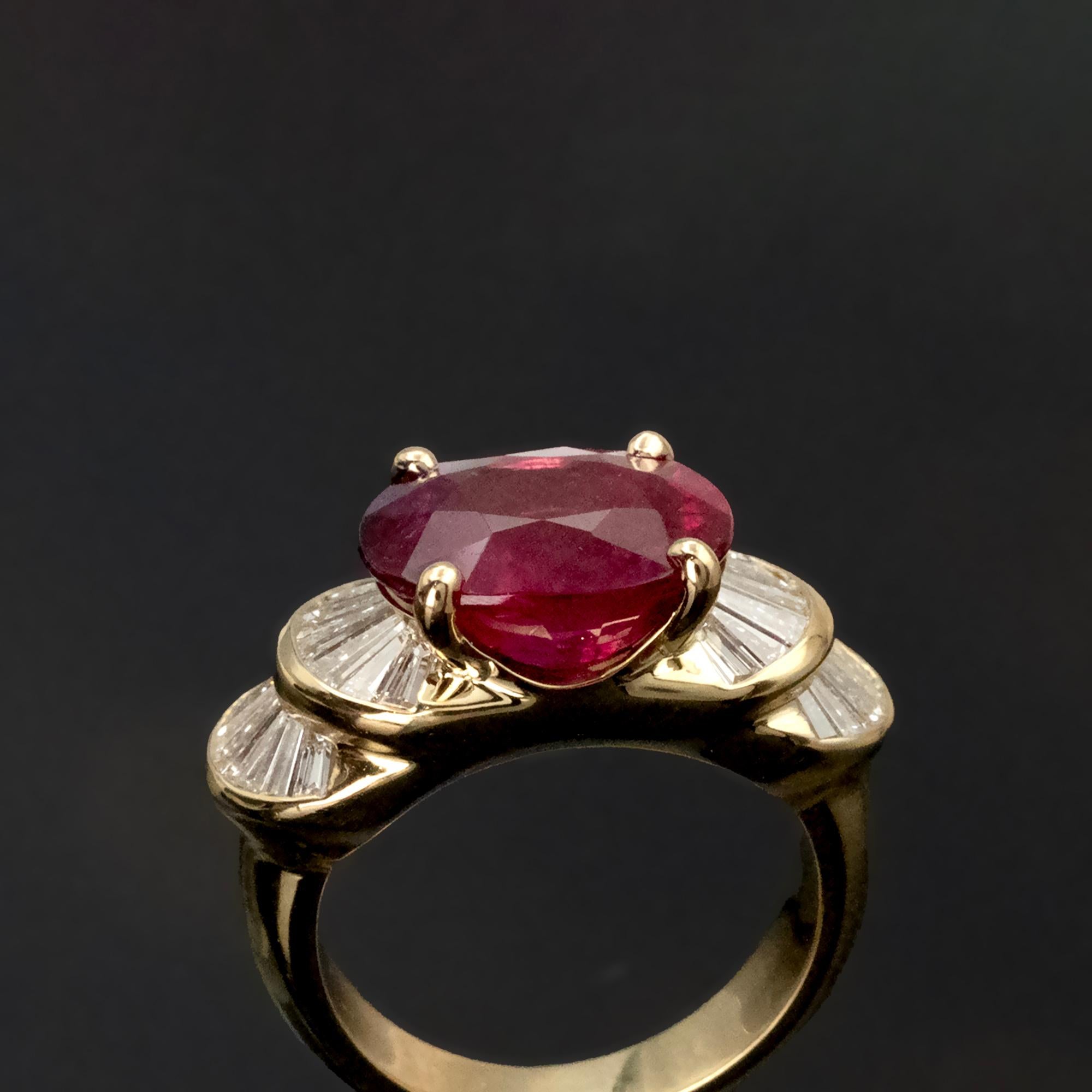 Contemporary 6.24 ct Natural Rubellite Tourmaline 18K Yellow Gold & Diamond Cocktail Ring For Sale