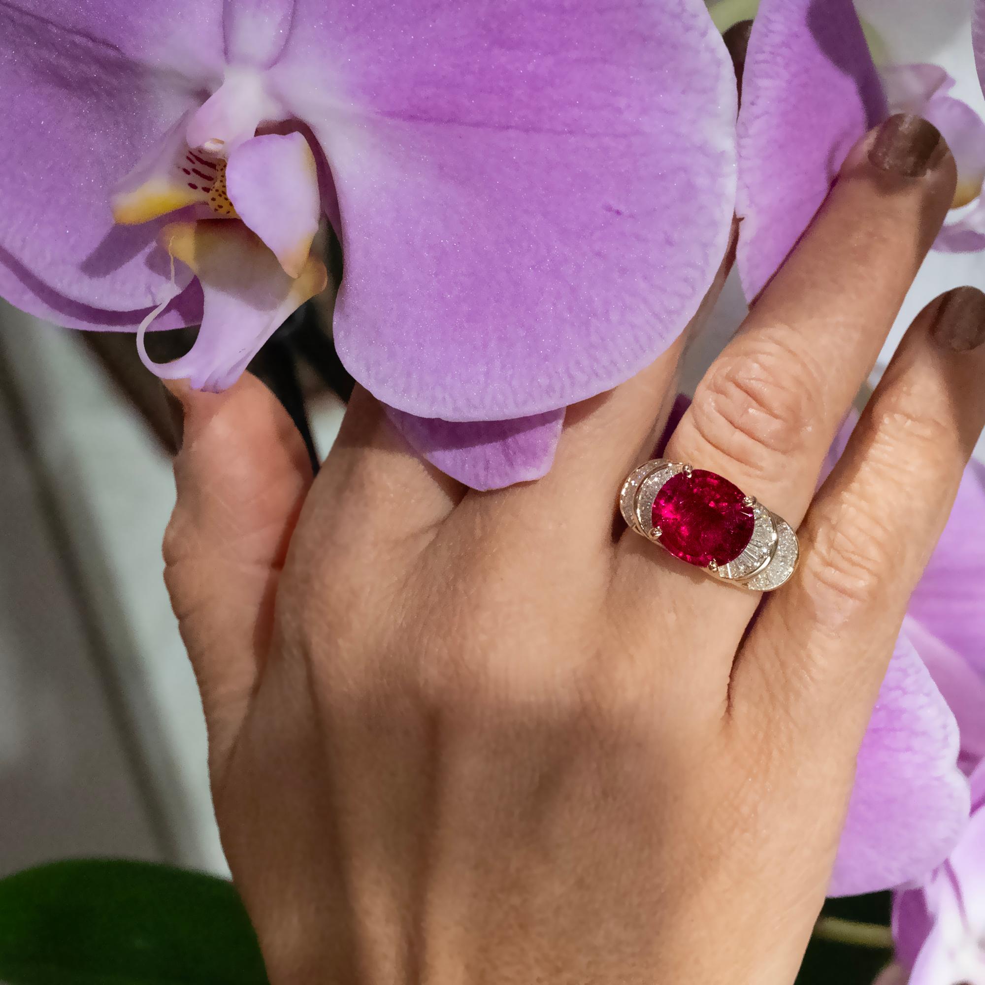 Oval Cut 6.24 ct Natural Rubellite Tourmaline 18K Yellow Gold & Diamond Cocktail Ring For Sale