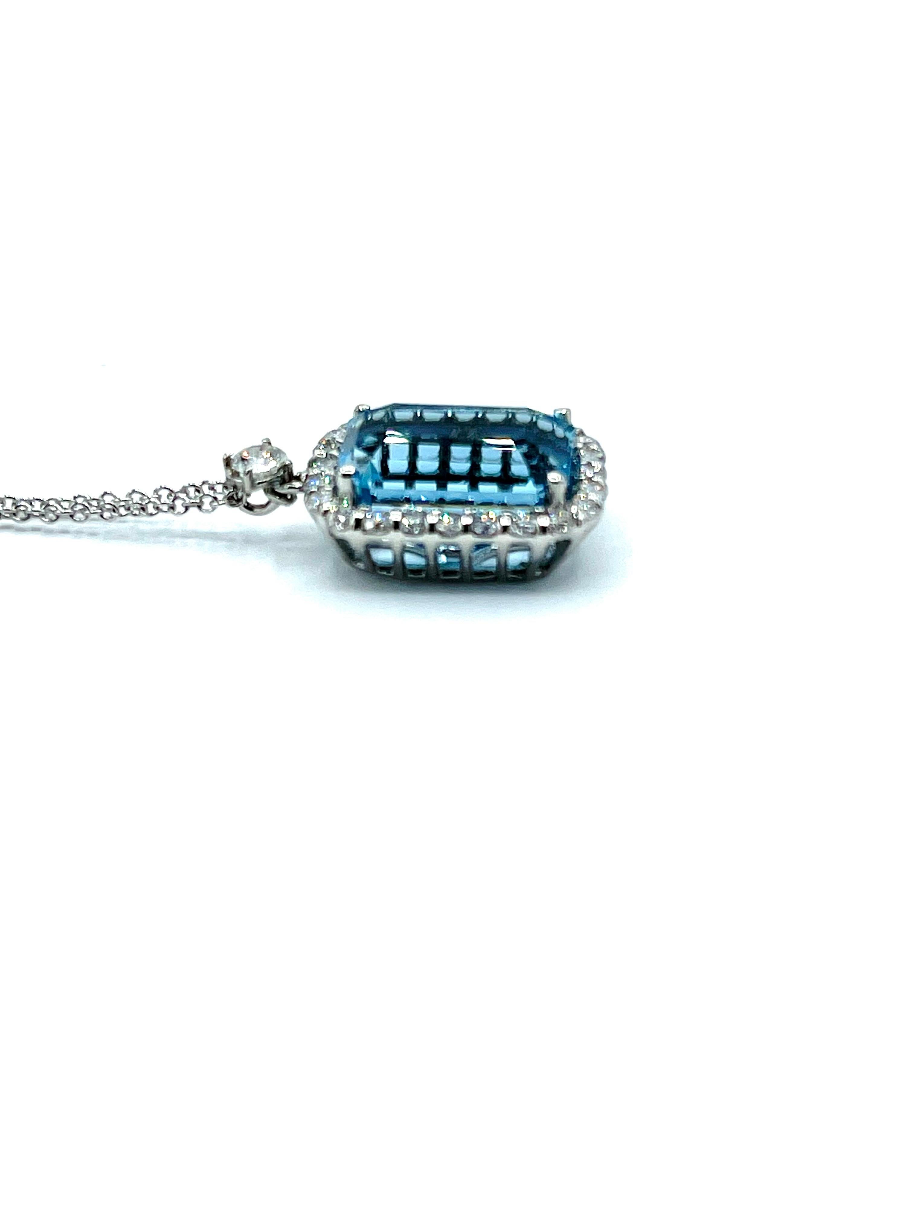 18 Karat Halskette mit 6,25 Karat Aquamarin im Smaragdschliff und Diamant-Anhänger im Zustand „Hervorragend“ in Chevy Chase, MD