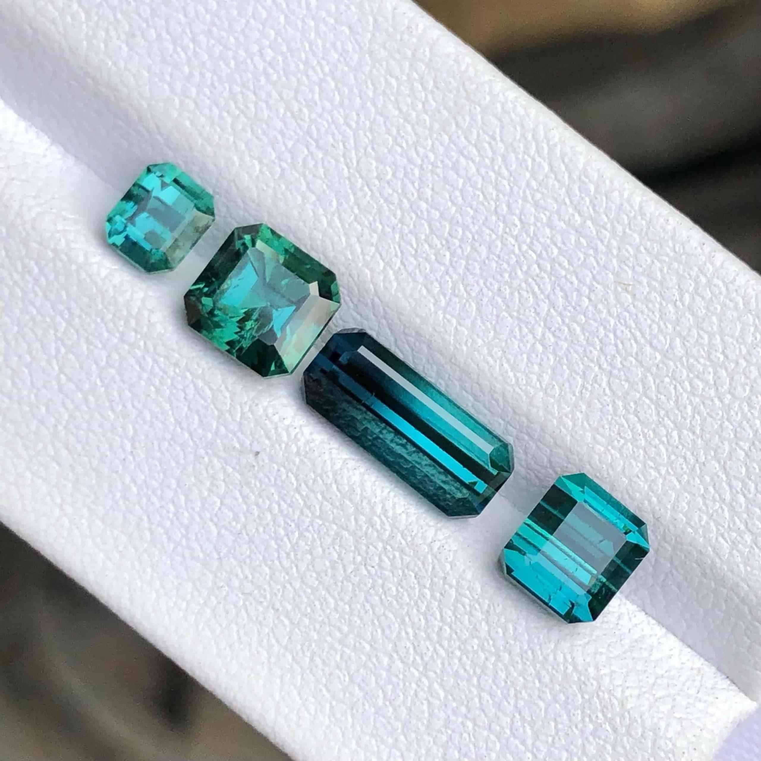 Moderne 6.25 Carat Greenish Blue Tourmaline Stone Set Natural Gemstones From Afghanistan en vente
