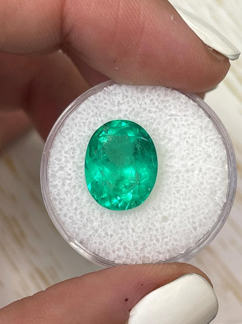 6,25 Quilates Muzo Verde Amarillento Esmeralda Colombiana Talla Oval - Piedra de Nacimiento de Mayo Corte oval en venta