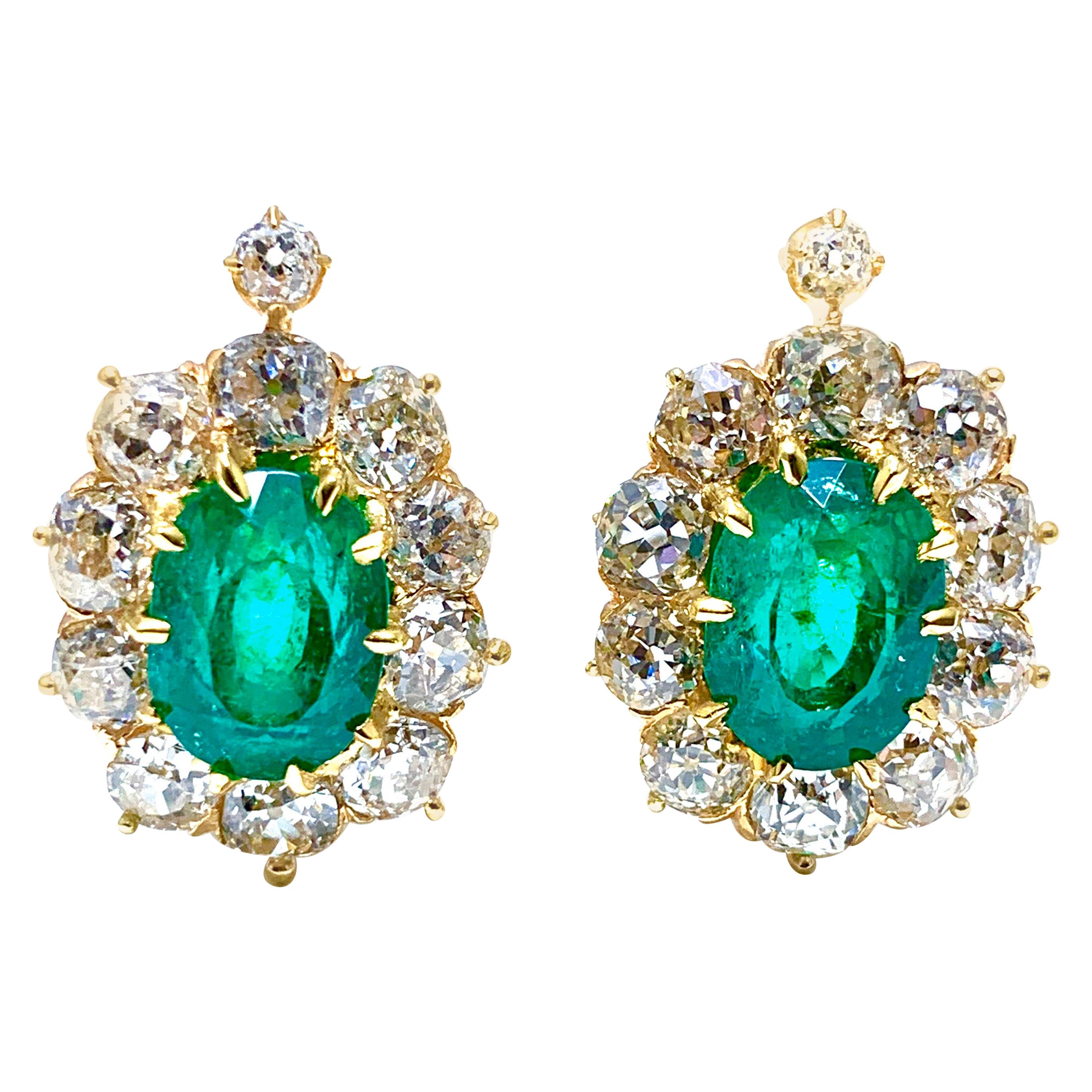 6.25 Carat Natural Colombian Oval Emerald and Old European Cut Diamonds Earrings For Sale