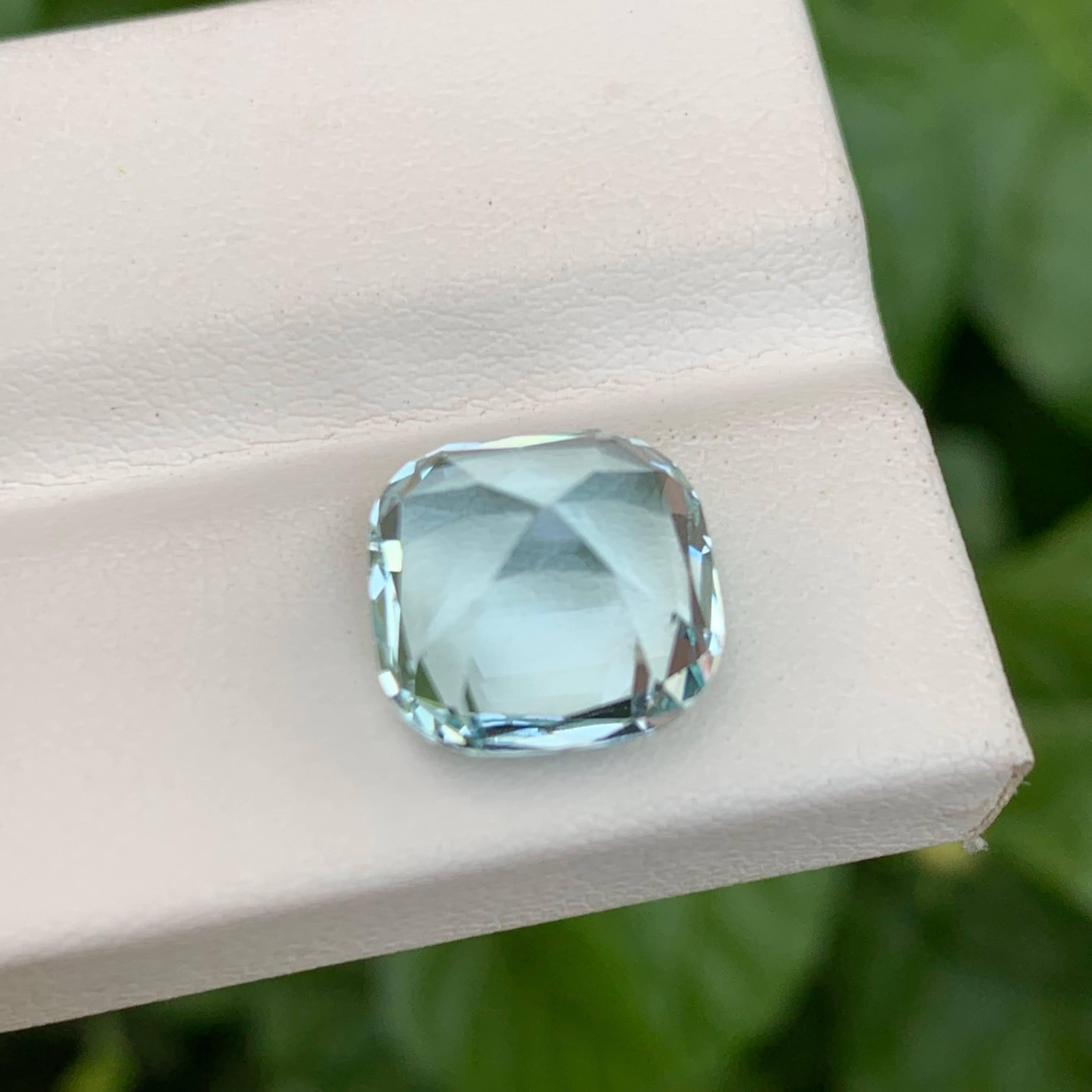 Piedra preciosa paquistaní suelta de 6,25 quilates de aguamarina azul claro natural talla cojín Moderno en venta