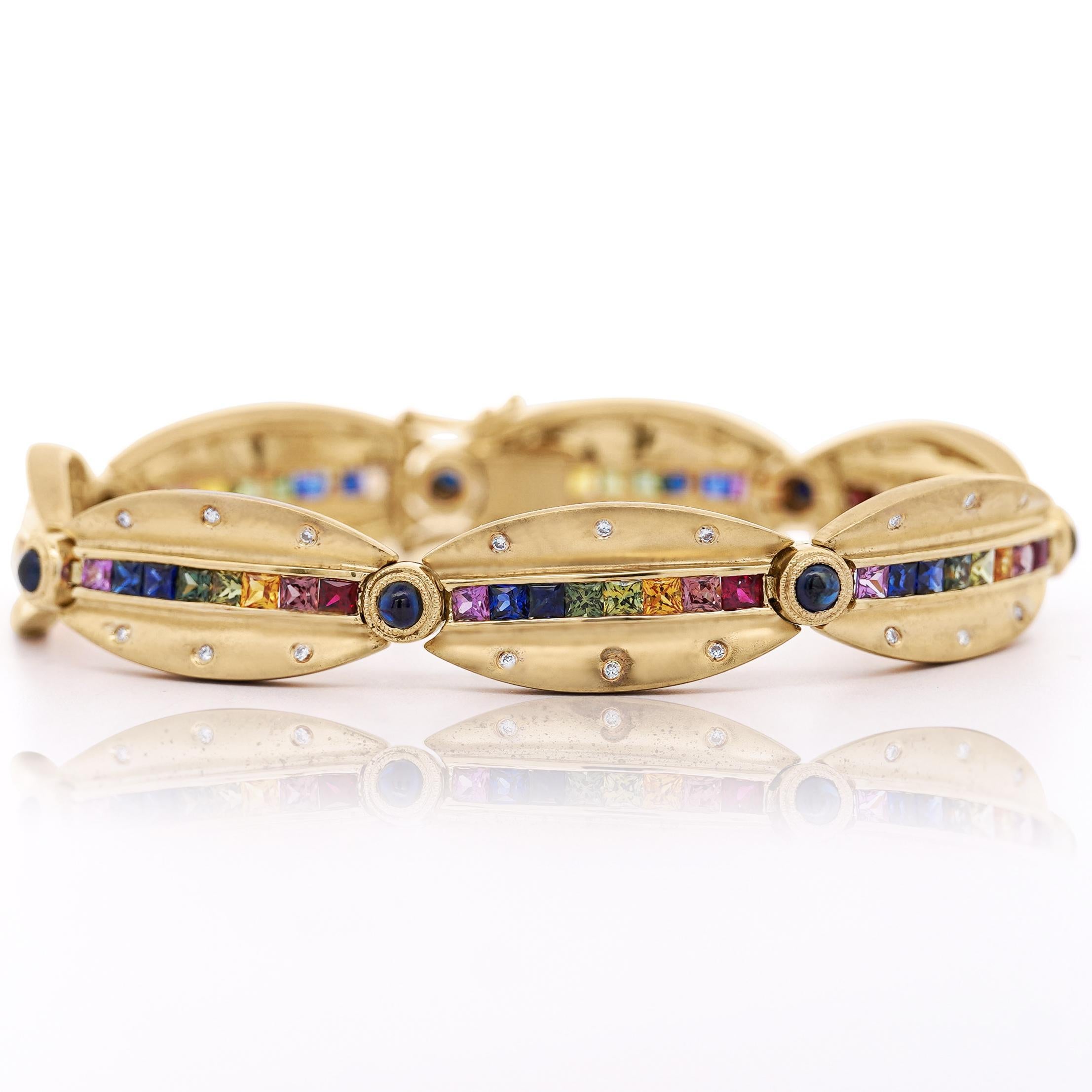 6,25 Karat Regenbogen-Saphir & Diamant 18K Gold Mattes Gliederarmband (Carréschliff) im Angebot