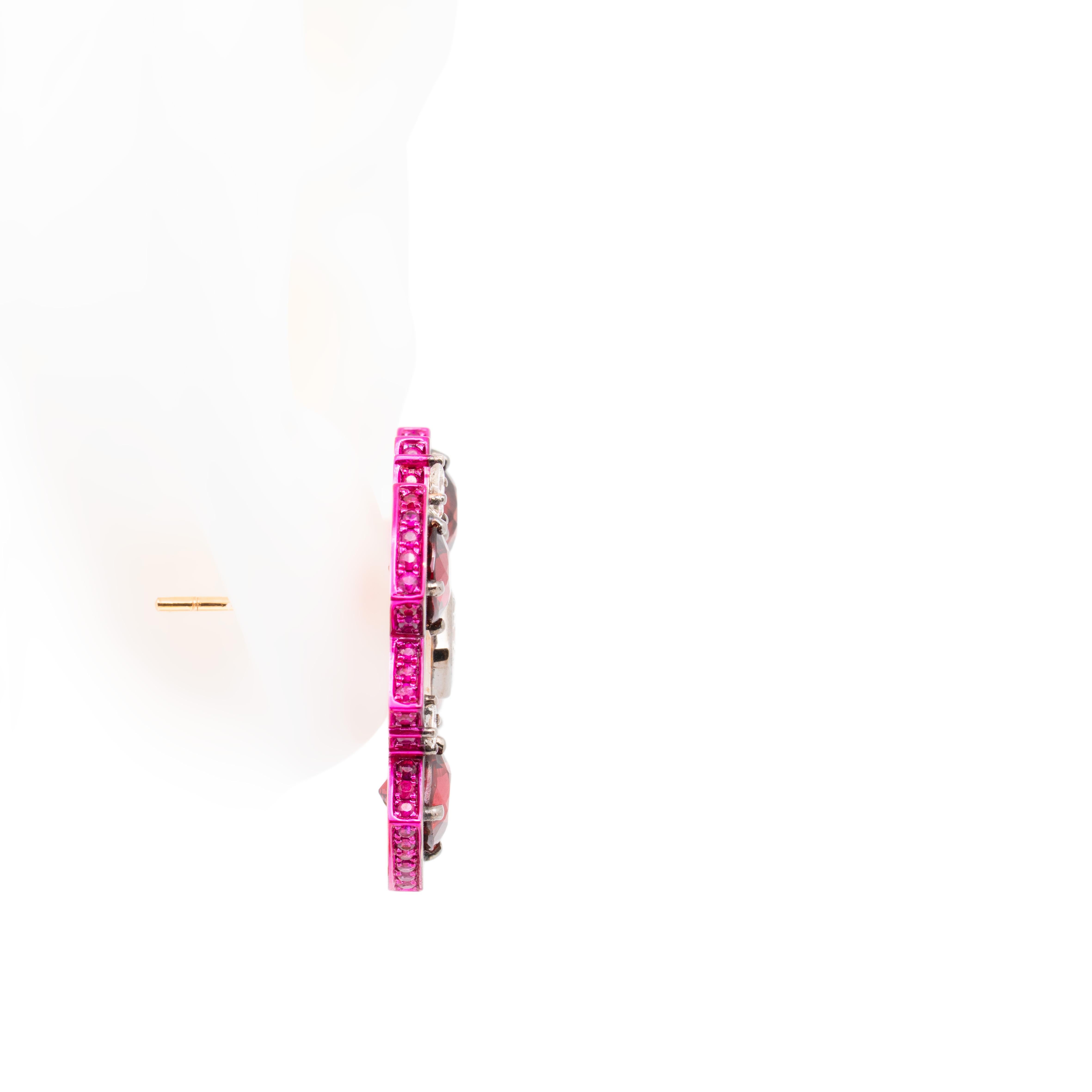 Moderno Orecchini con spinello rosso, topazio e diamanti da 6,25 carati, oro rosa 18 carati, Austy Lee in vendita
