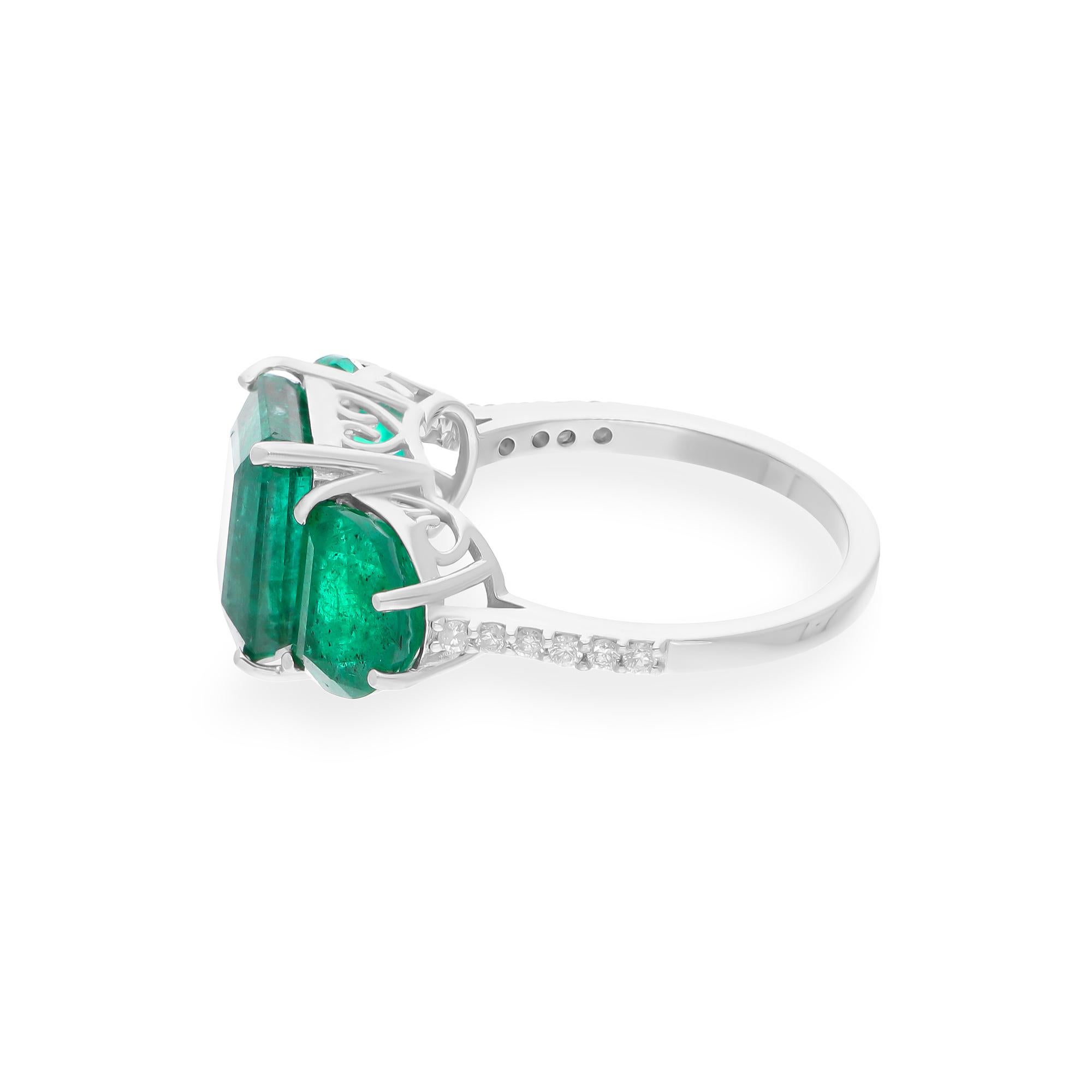 Moderne Bague émeraude zambienne 6,25 carats 0,12 carat SI/H Diamond 14 Karat White Gold en vente