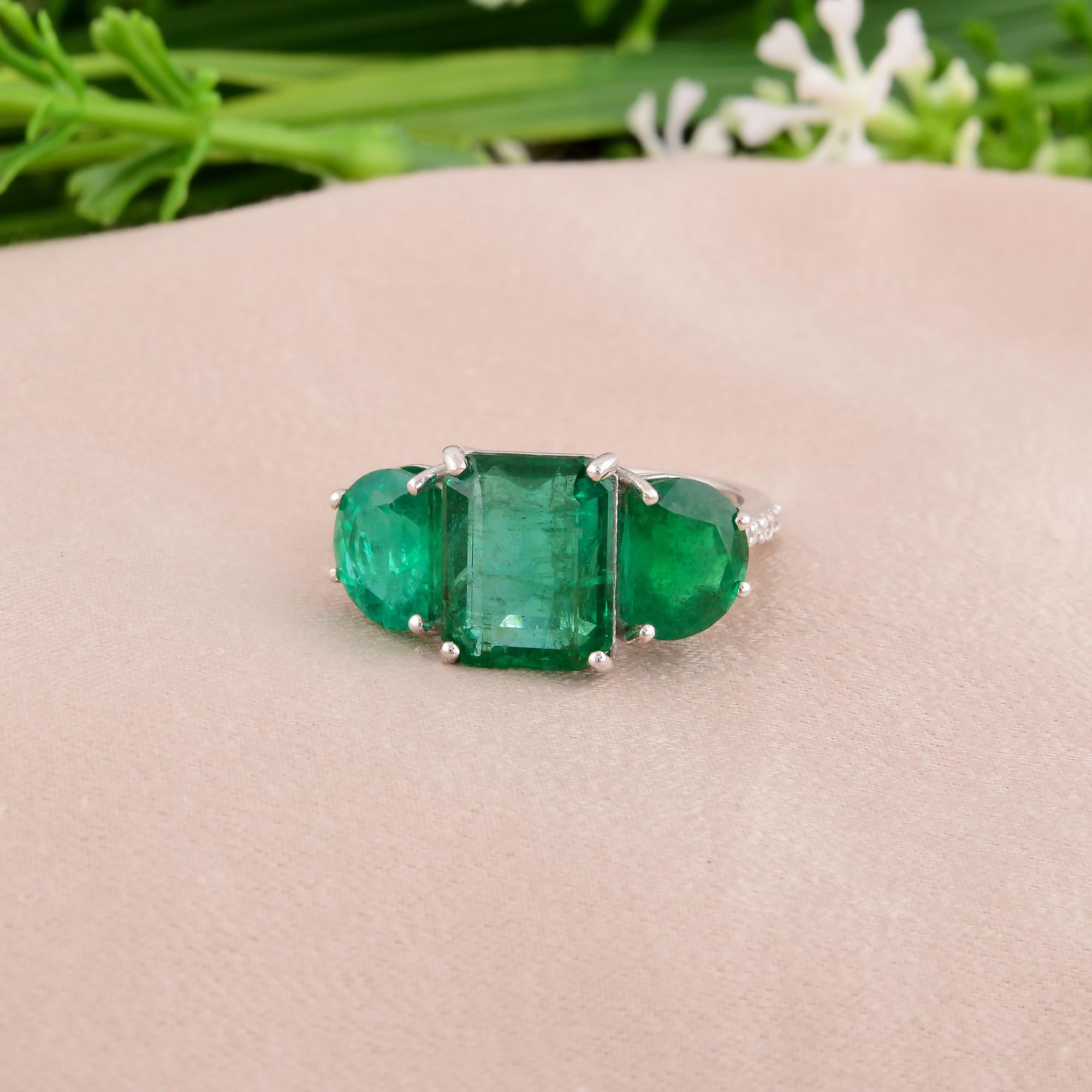 Taille octogone Bague émeraude zambienne 6,25 carats 0,12 carat SI/H Diamond 14 Karat White Gold en vente
