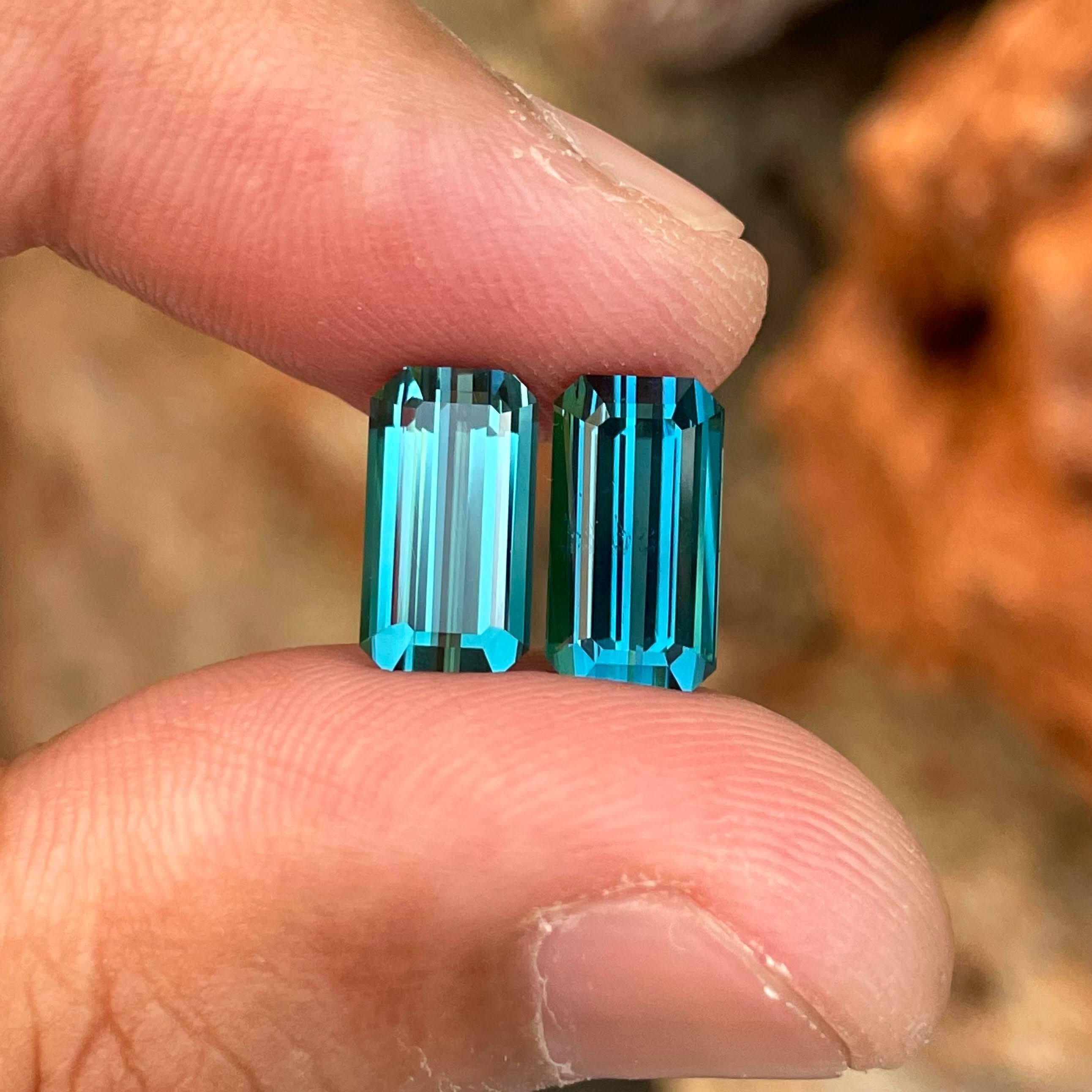 Taglio smeraldo 6,25 Carati di Indicolite Tormalina di alta qualità Coppia di Gemme Afghane Taglio Smeraldo in vendita