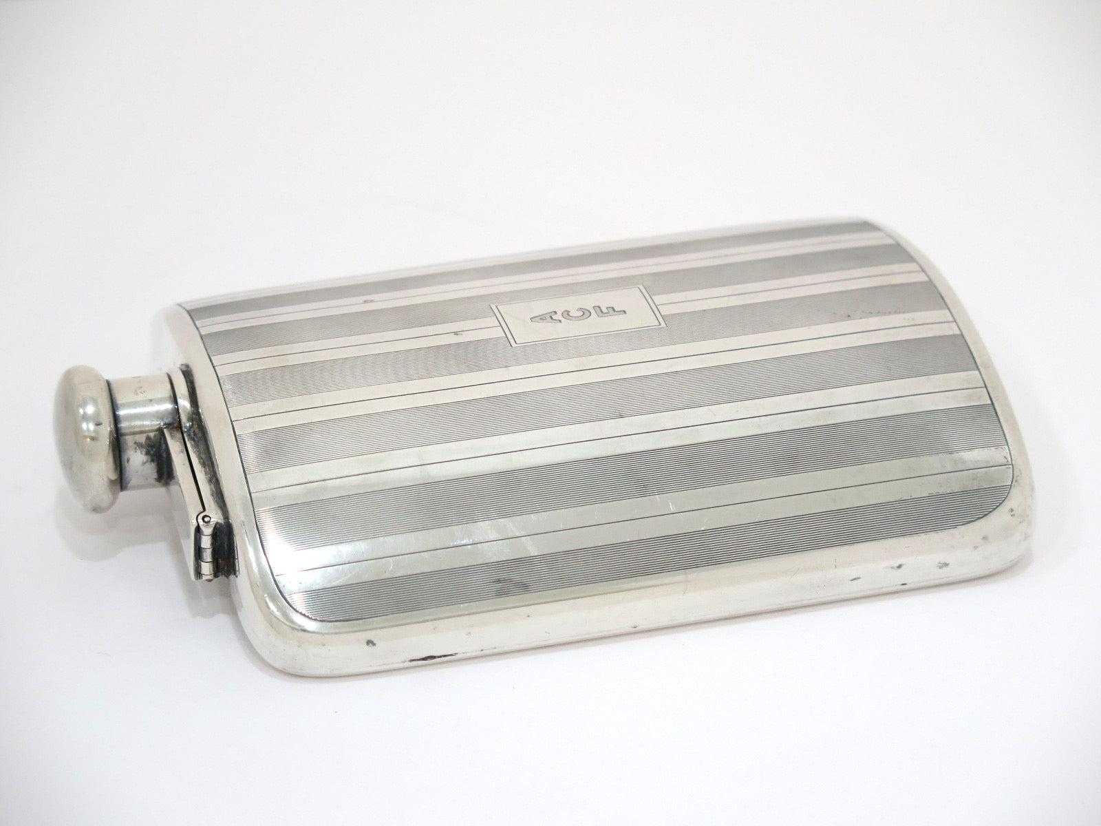 6.25 in - Sterling Silver Tiffany & Co. Antique Striped Flask In Good Condition In Brooklyn, NY