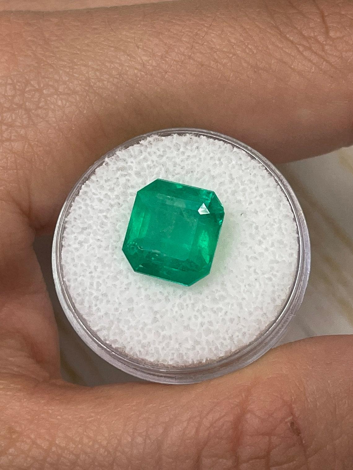 6.25ct Apple Green Asscher Cut Colombian Gem 11x11 Genuine May Birthstone (pierre de naissance de mai) Neuf - En vente à Jupiter, FL