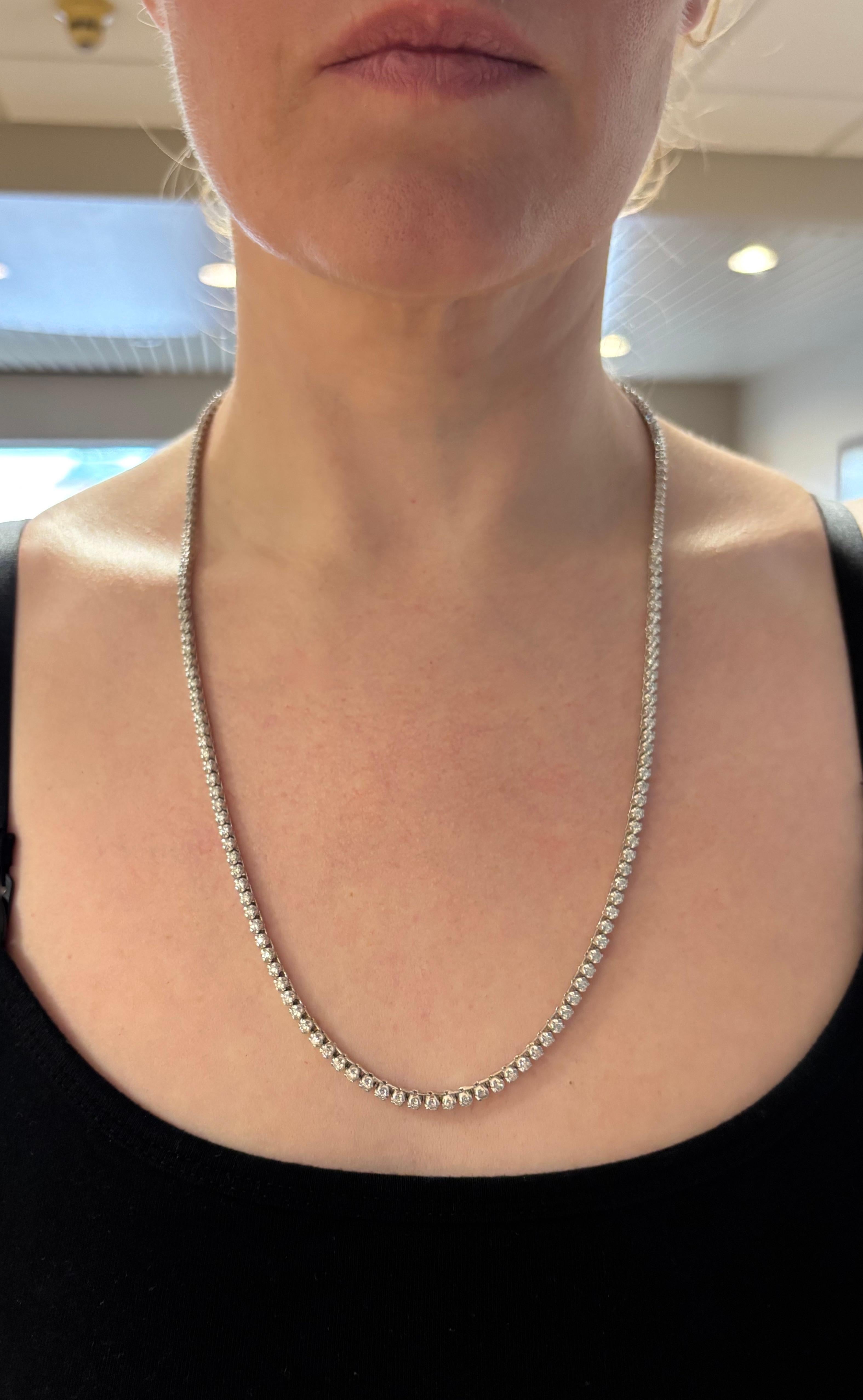 Precioso collar en línea de tenis hecho con 6,25 TQW de diamantes extraídos de la tierra. 
 
Gema: Diamante extraído de la tierra
Peso en quilates del diamante: 6.25CTW 
Color del diamante: G-I
Claridad del diamante: VS1-I1
Talla de diamante: Talla