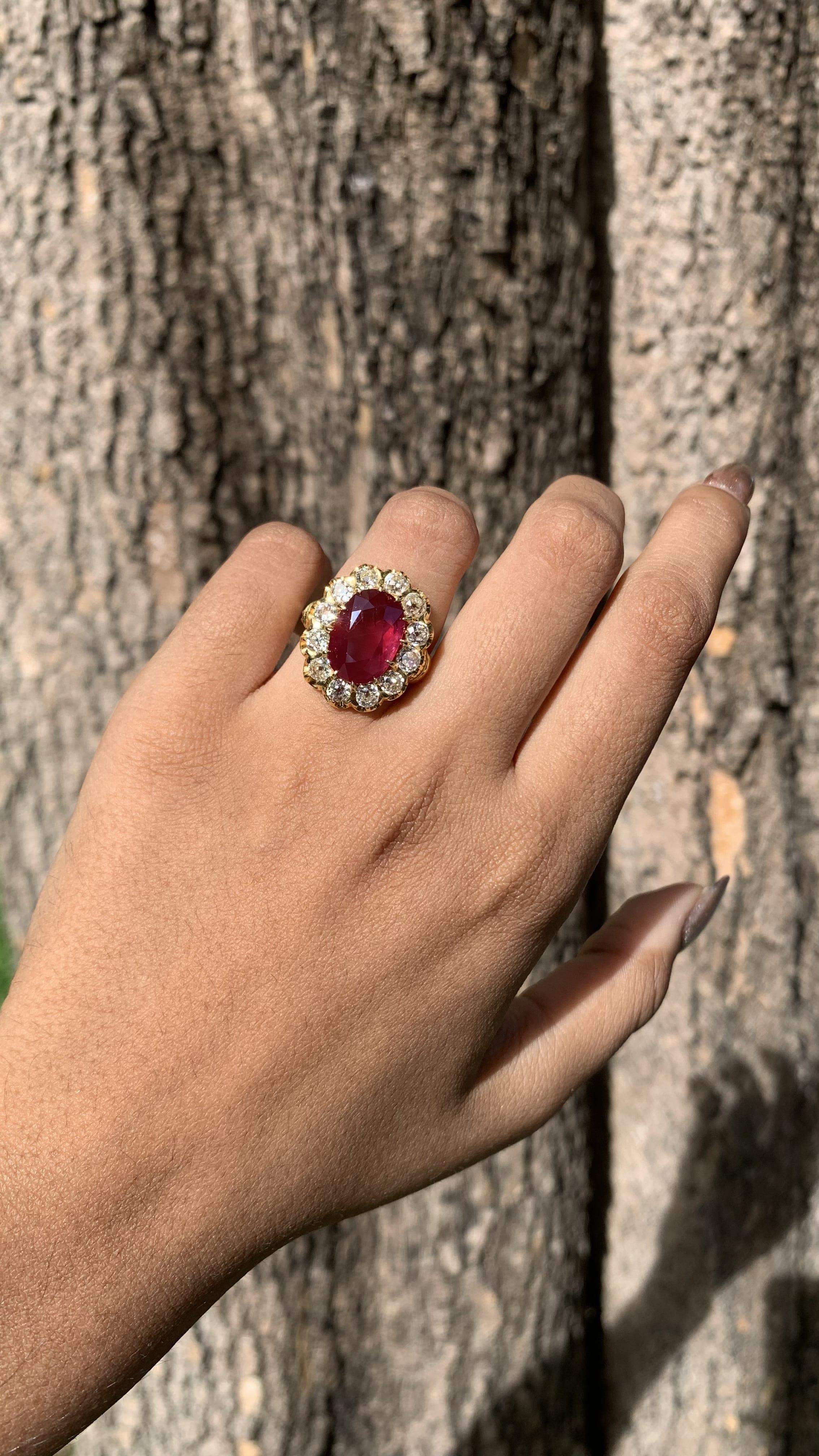 GIA cert No-Heat 6.26 Carat Mozambique Ruby Art Deco Ring in 18k Yellow Gold For Sale 1