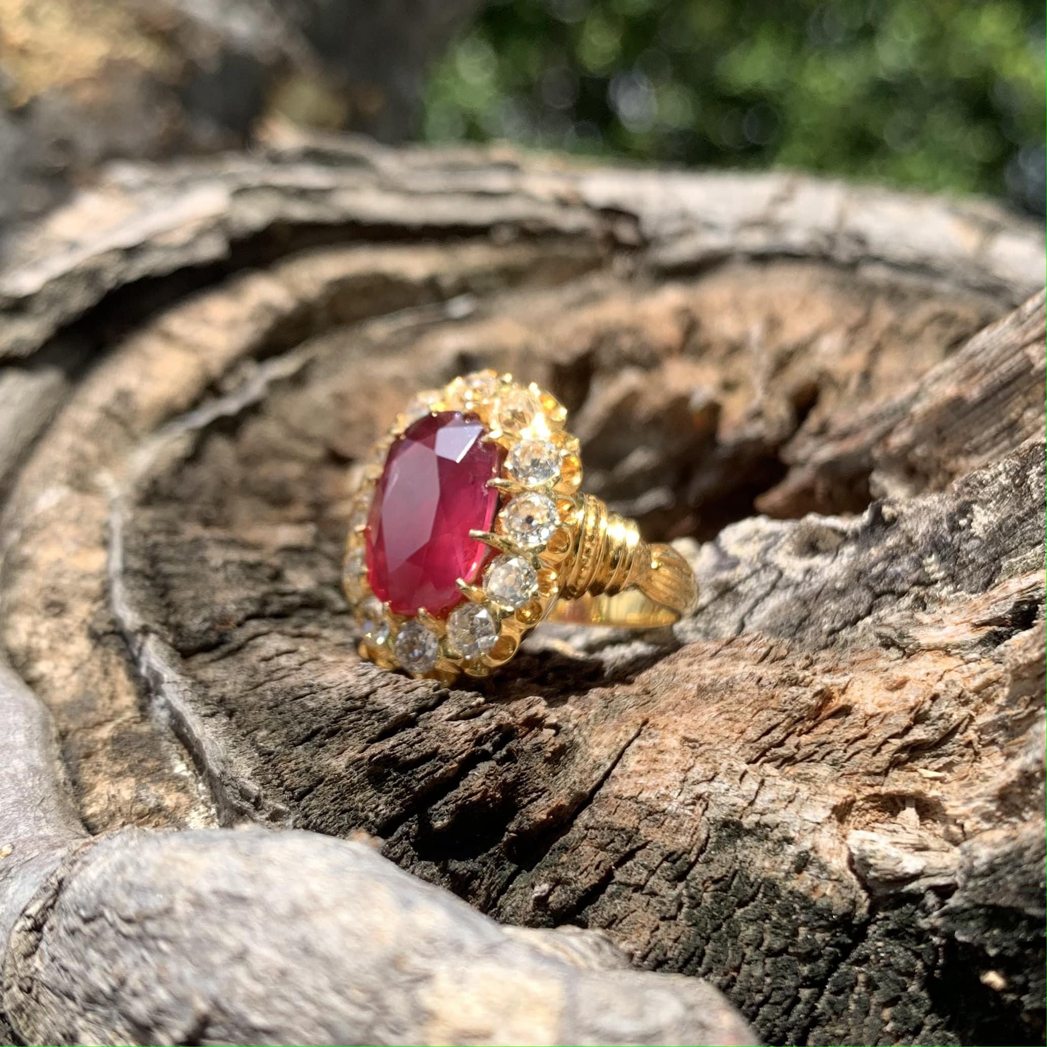 GIA cert No-Heat 6.26 Carat Mozambique Ruby Art Deco Ring in 18k Yellow Gold For Sale 6