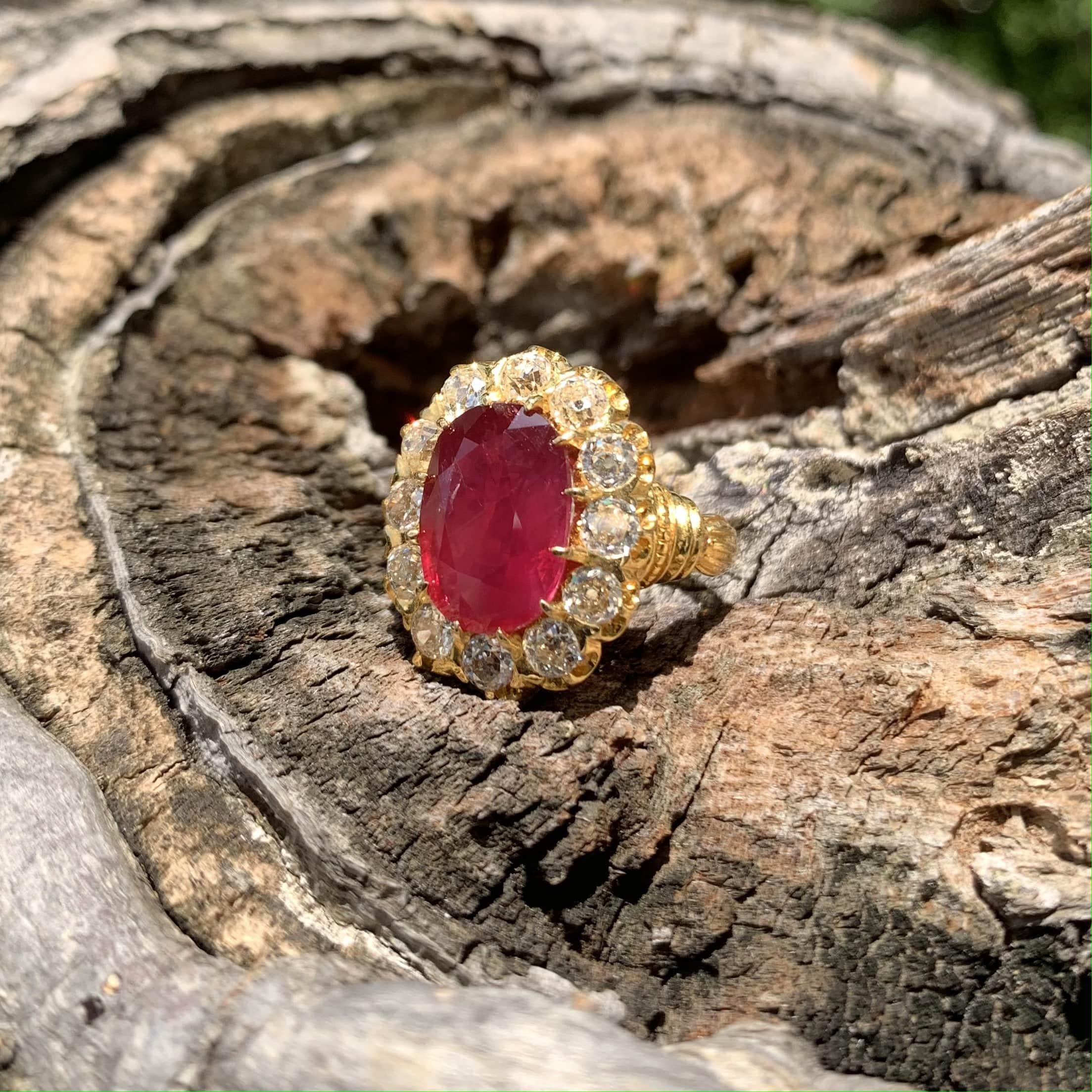 GIA cert No-Heat 6.26 Carat Mozambique Ruby Art Deco Ring in 18k Yellow Gold For Sale 8