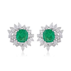6,26 Karat Smaragd 4,70 Karat Diamant 14 Karat Gold Cluster Ohrstecker