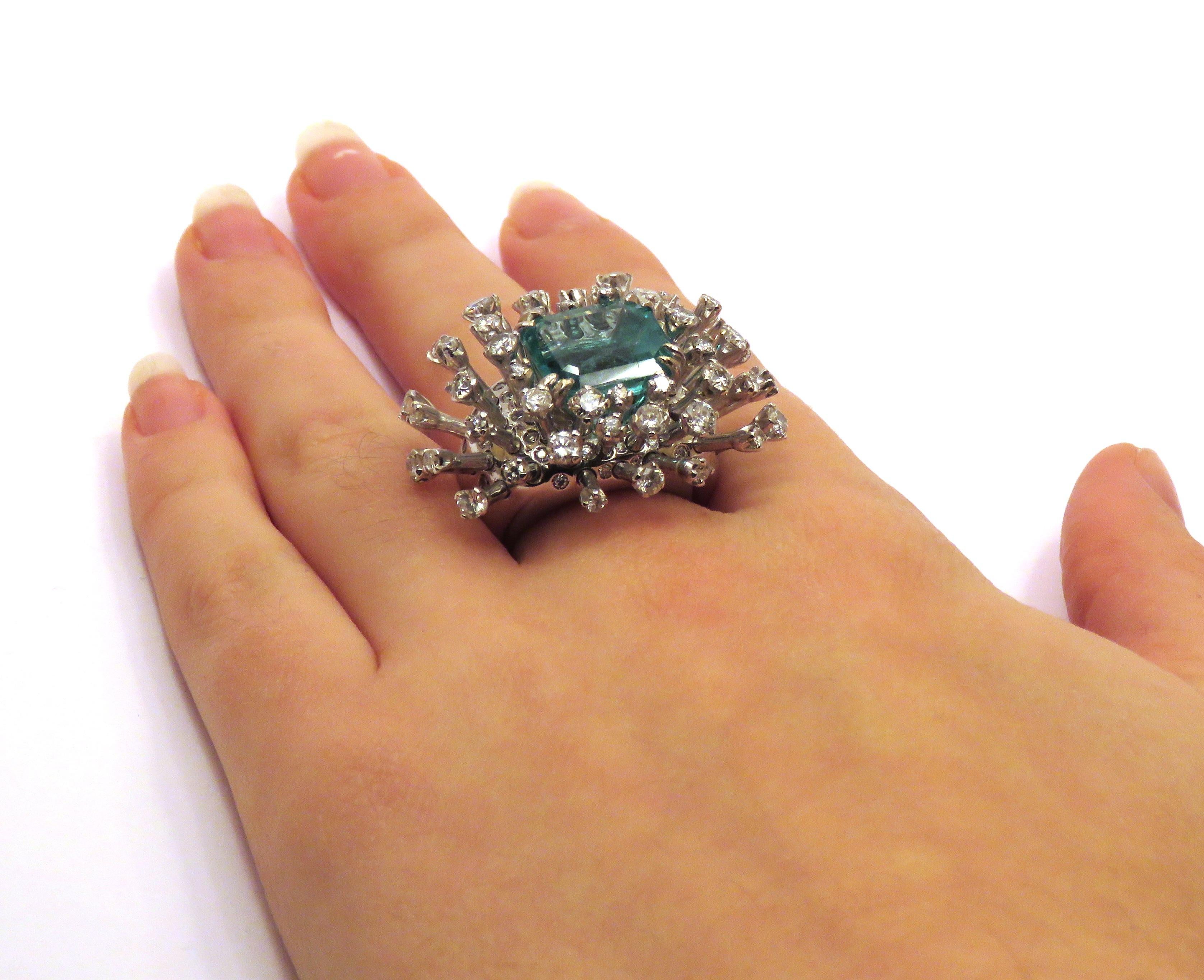Emerald Diamonds White Gold Cocktail Ring Handcrafted in Italy by Botta Gioielli For Sale 4