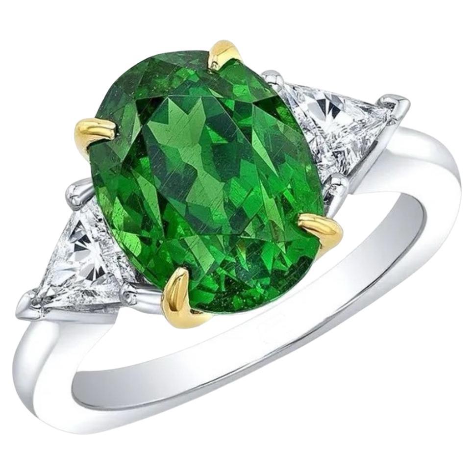 Bague en grenat tsavorite non traité de 6,26 carats. Certifié GIA.