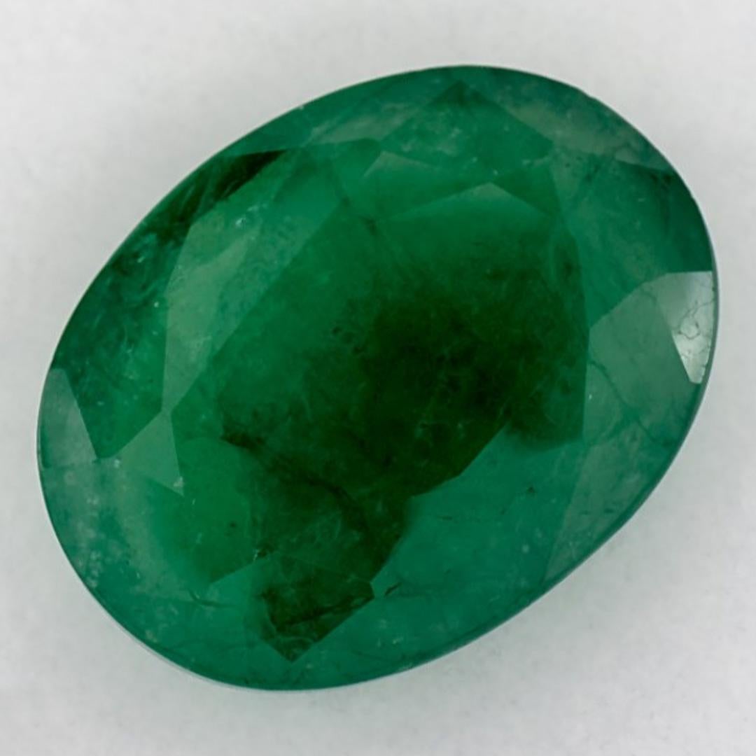 D'un vert éclatant, la pierre de naissance du mois de mai symbolise le renouveau de la croissance printanière. 

Explorez la vibrante collection d'émeraudes, de rubis et de saphirs de notre magasin, disponibles sous forme de pierres précieuses en
