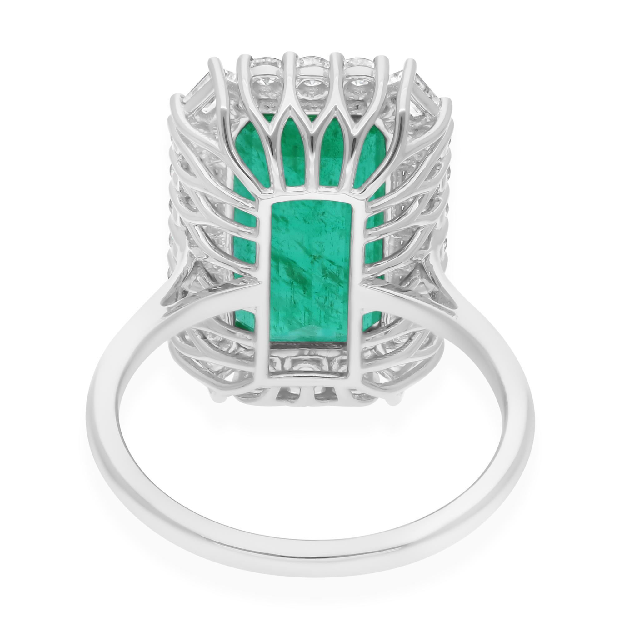 Modern 6.26 Ct. Zambian Emerald Cocktail Ring 0.86 Ct. SI/H Diamond 14 Karat White Gold For Sale
