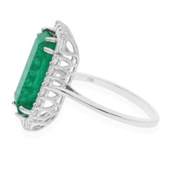 6.26 Ct. Zambian Emerald Cocktail Ring 0.86 Ct. SI/H Diamond 18 Karat White Gold