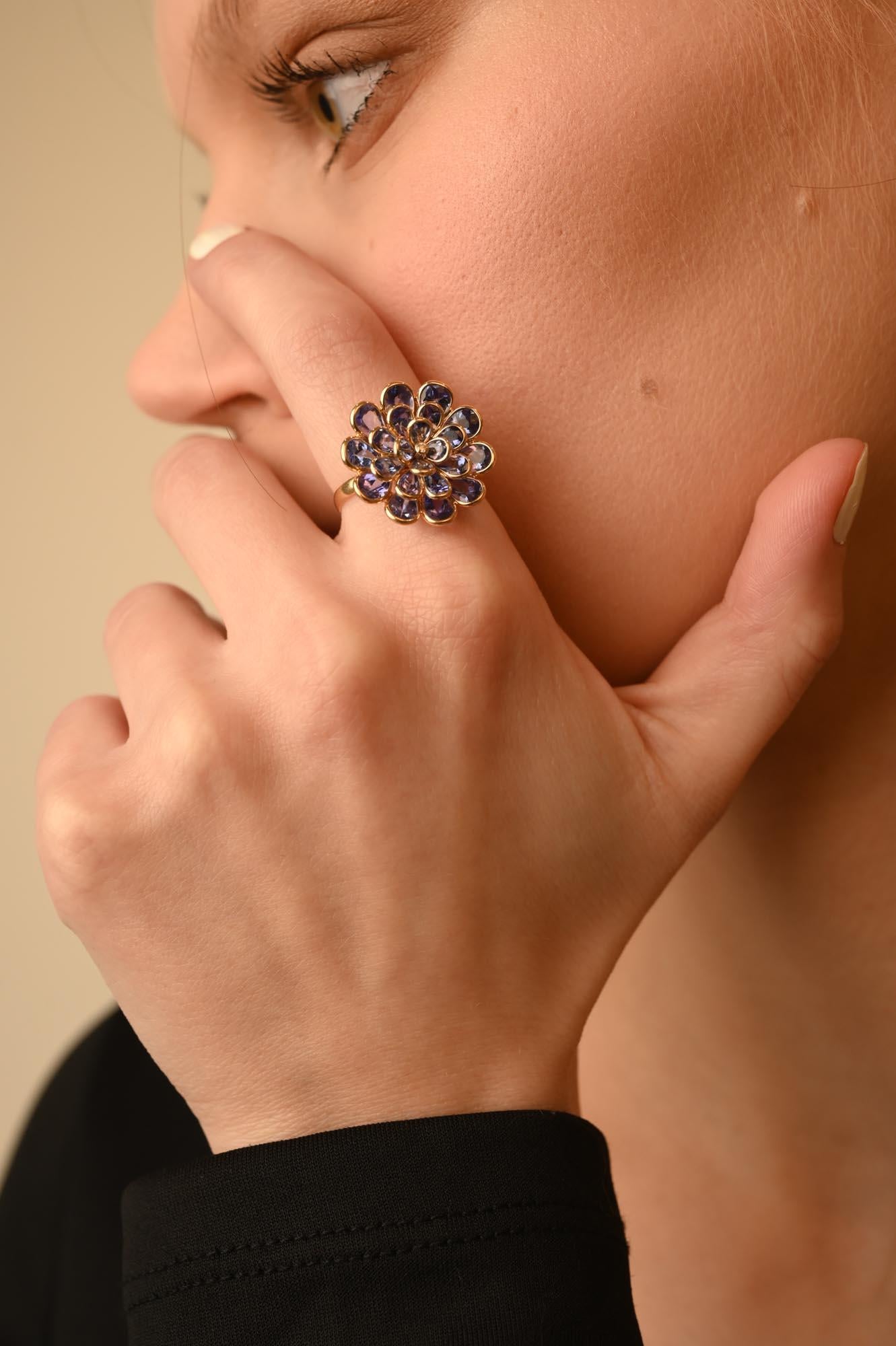 For Sale:  6.26ct Tanzanite Flower Ring with Diamond in 18k Solid Yellow Gold 7