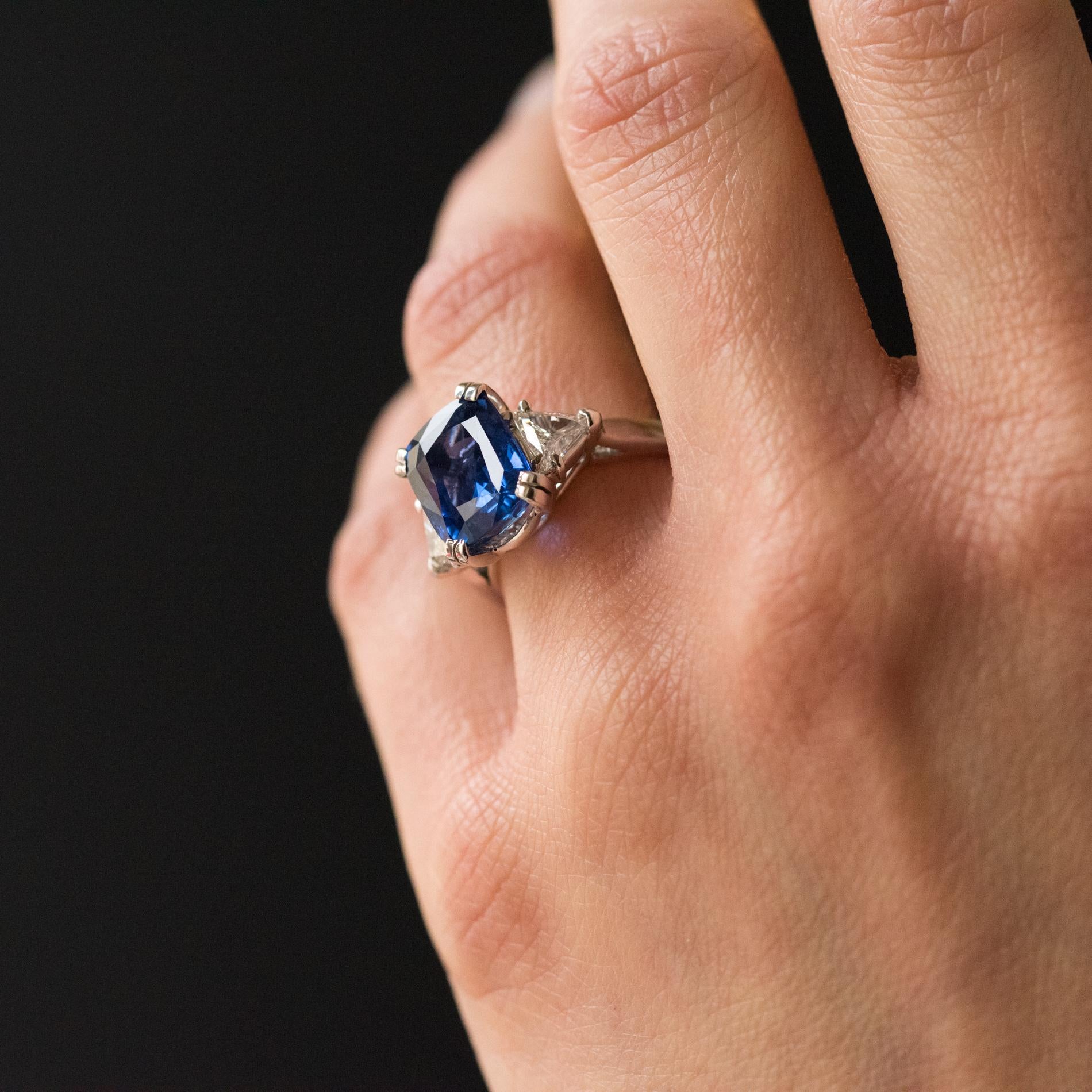 sapphire trillion diamond ring