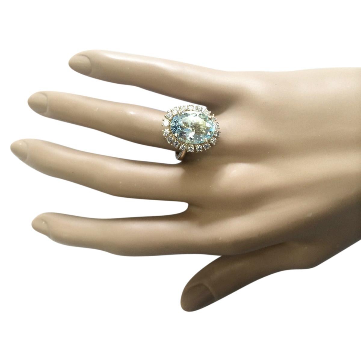 Aquamarine Diamond Ring In 14 Karat Yellow Gold  In New Condition For Sale In Los Angeles, CA