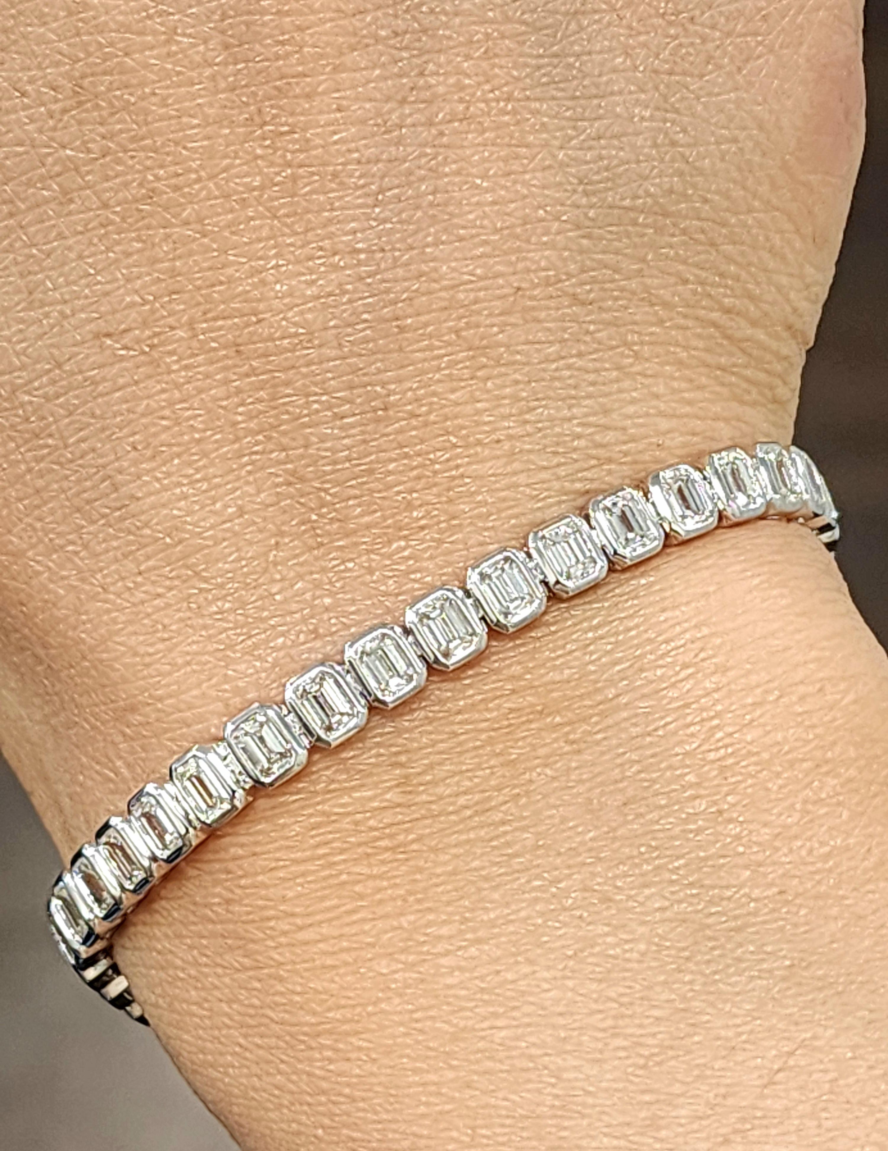 Modern 6.17 ct Emerald Cut Bezel Set Tennis Bracelet