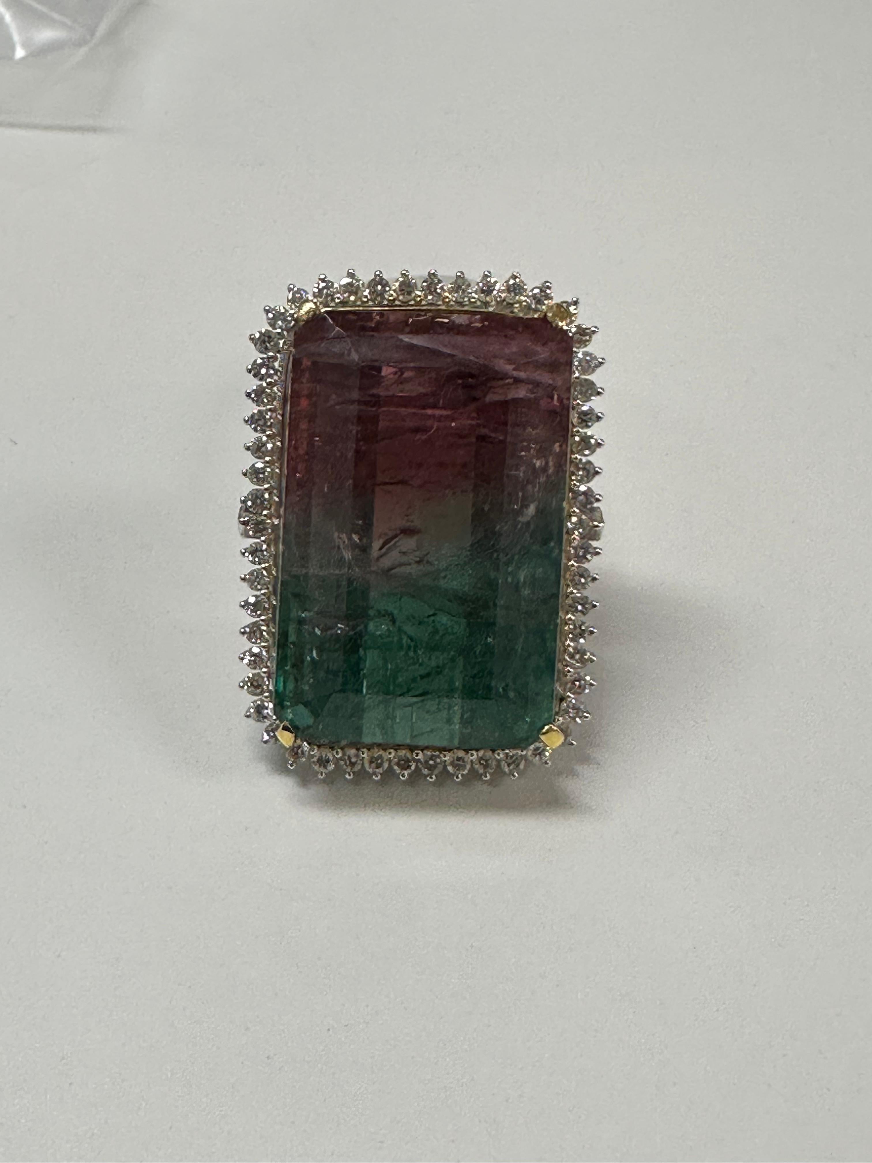 62,74 Karat Turmalin-Ring (Roter und grüner Bi-Color-Ring) im Zustand „Neu“ in Bangkok, TH