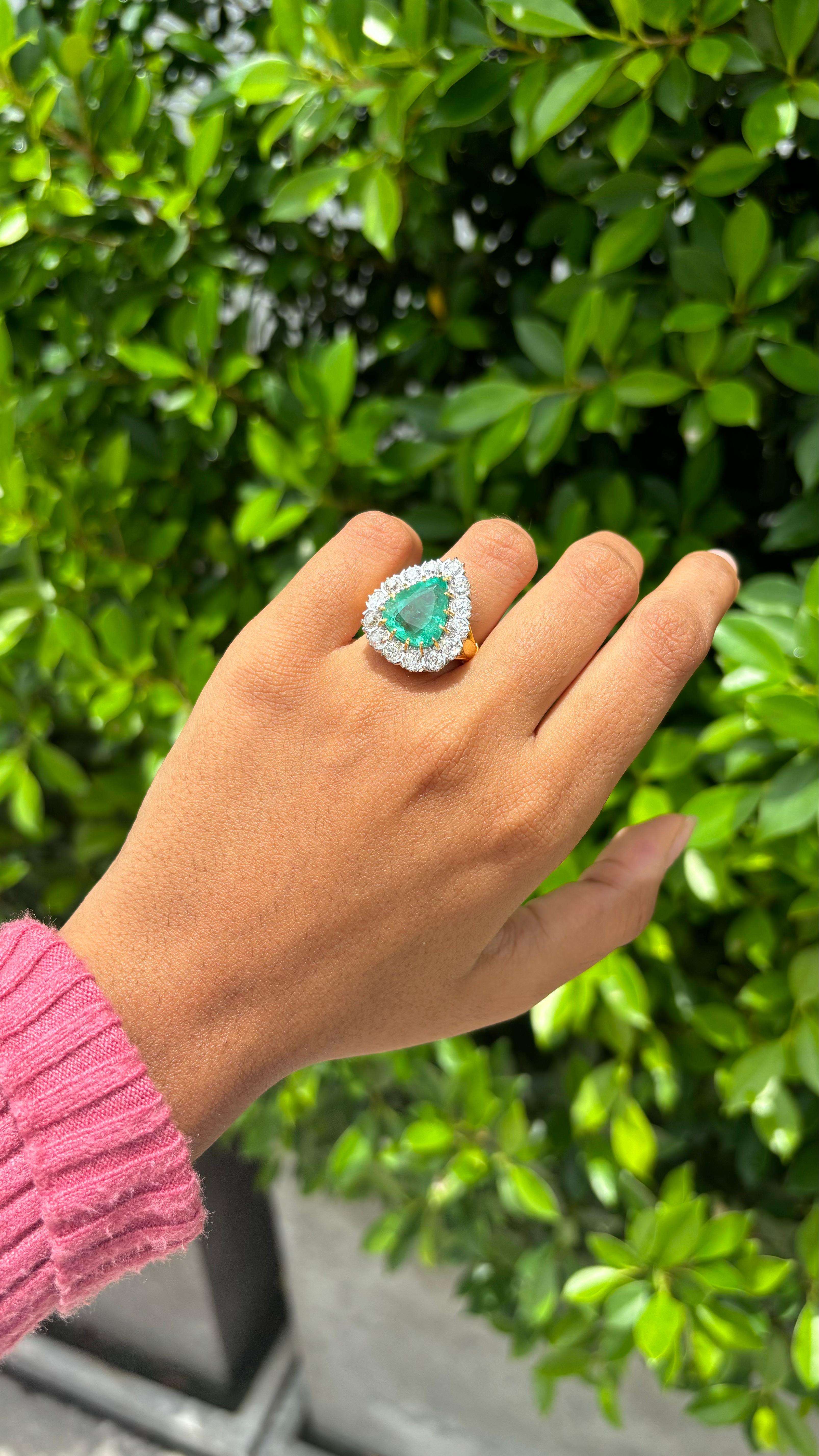 6.27ct pear Panjshir Emerald & OMC Diamond Cocktail Ring in 18K Yellow Gold 3