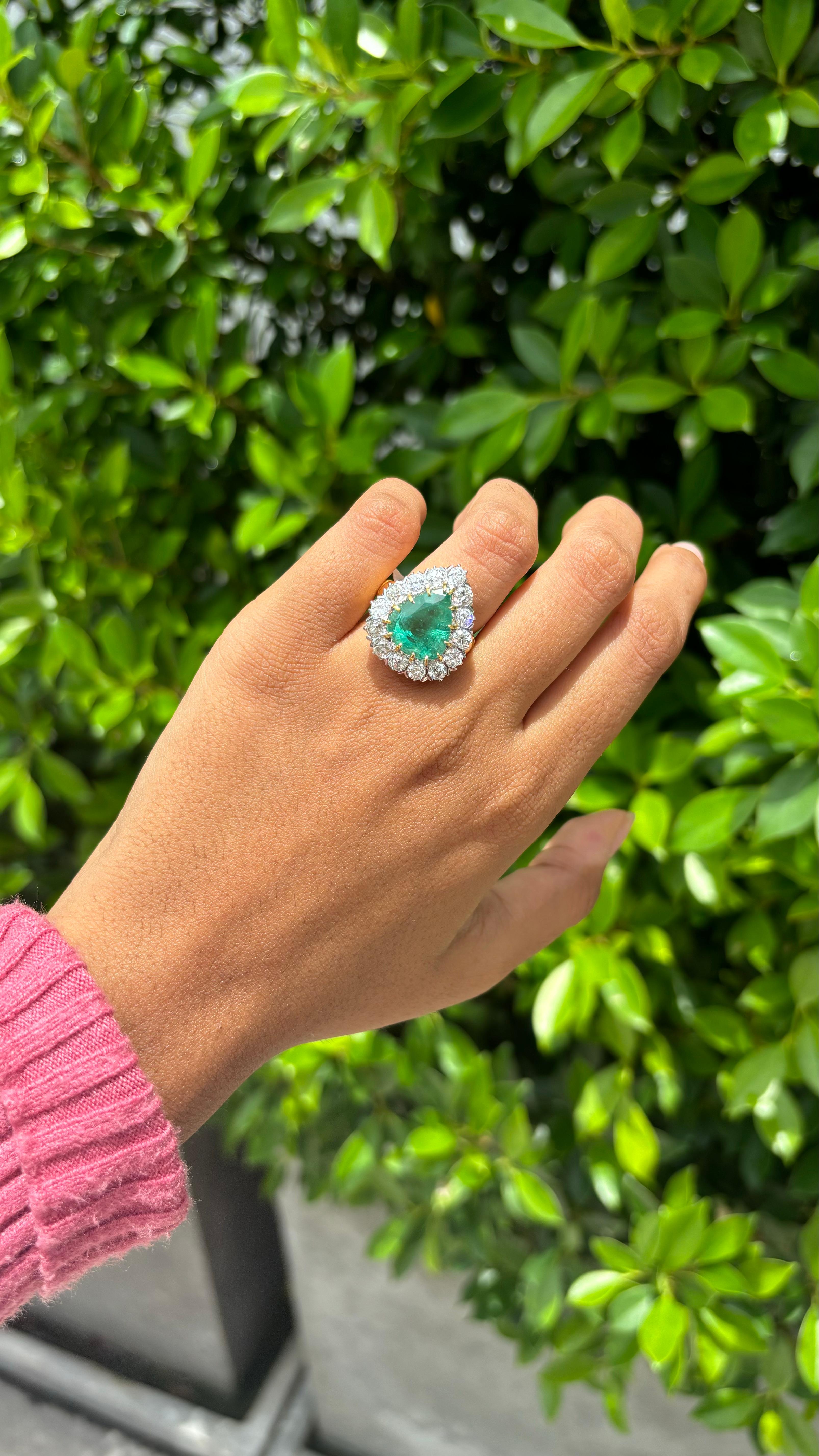 6.27ct pear Panjshir Emerald & OMC Diamond Cocktail Ring in 18K Yellow Gold 4