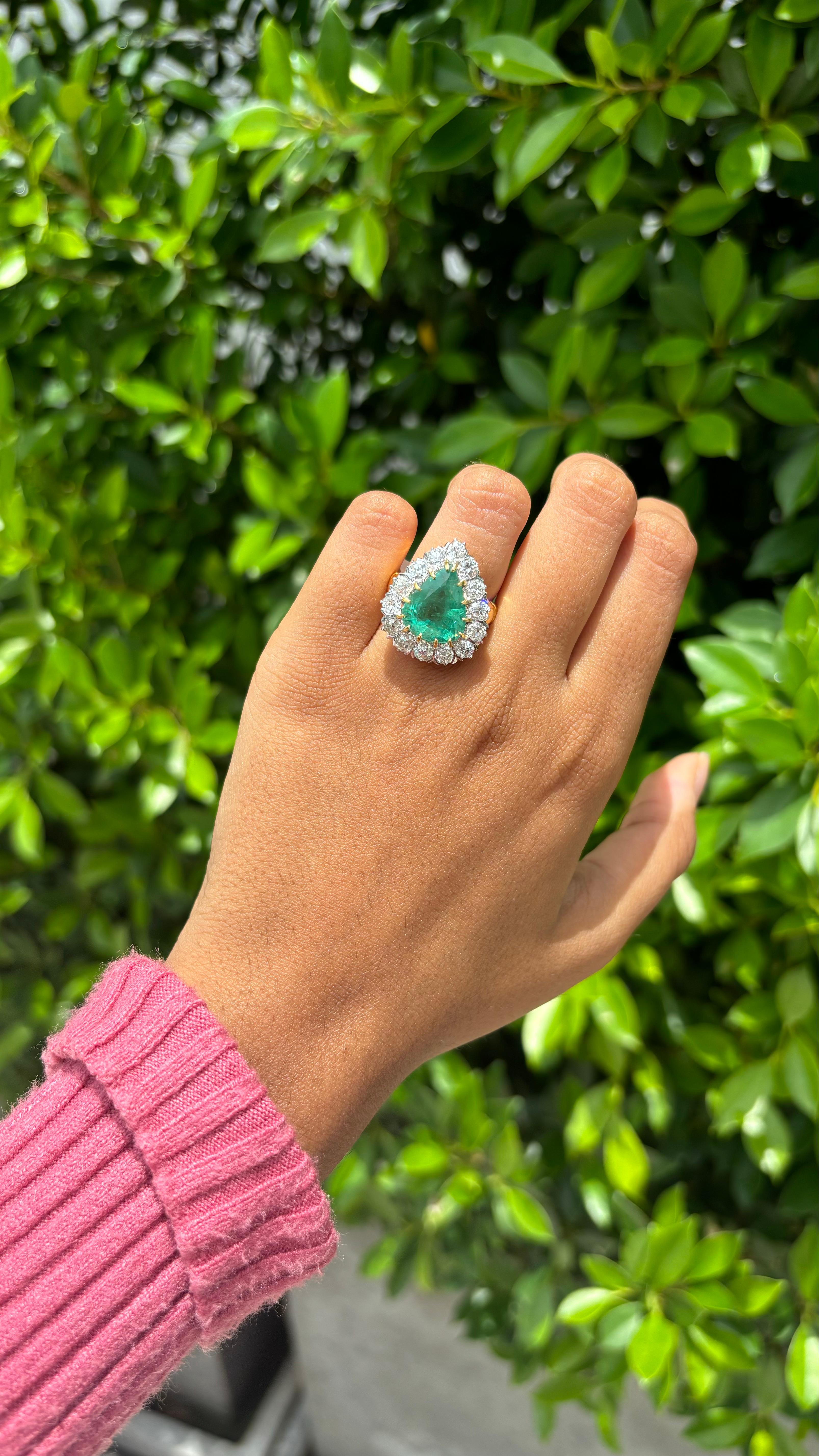 6.27ct pear Panjshir Emerald & OMC Diamond Cocktail Ring in 18K Yellow Gold 5