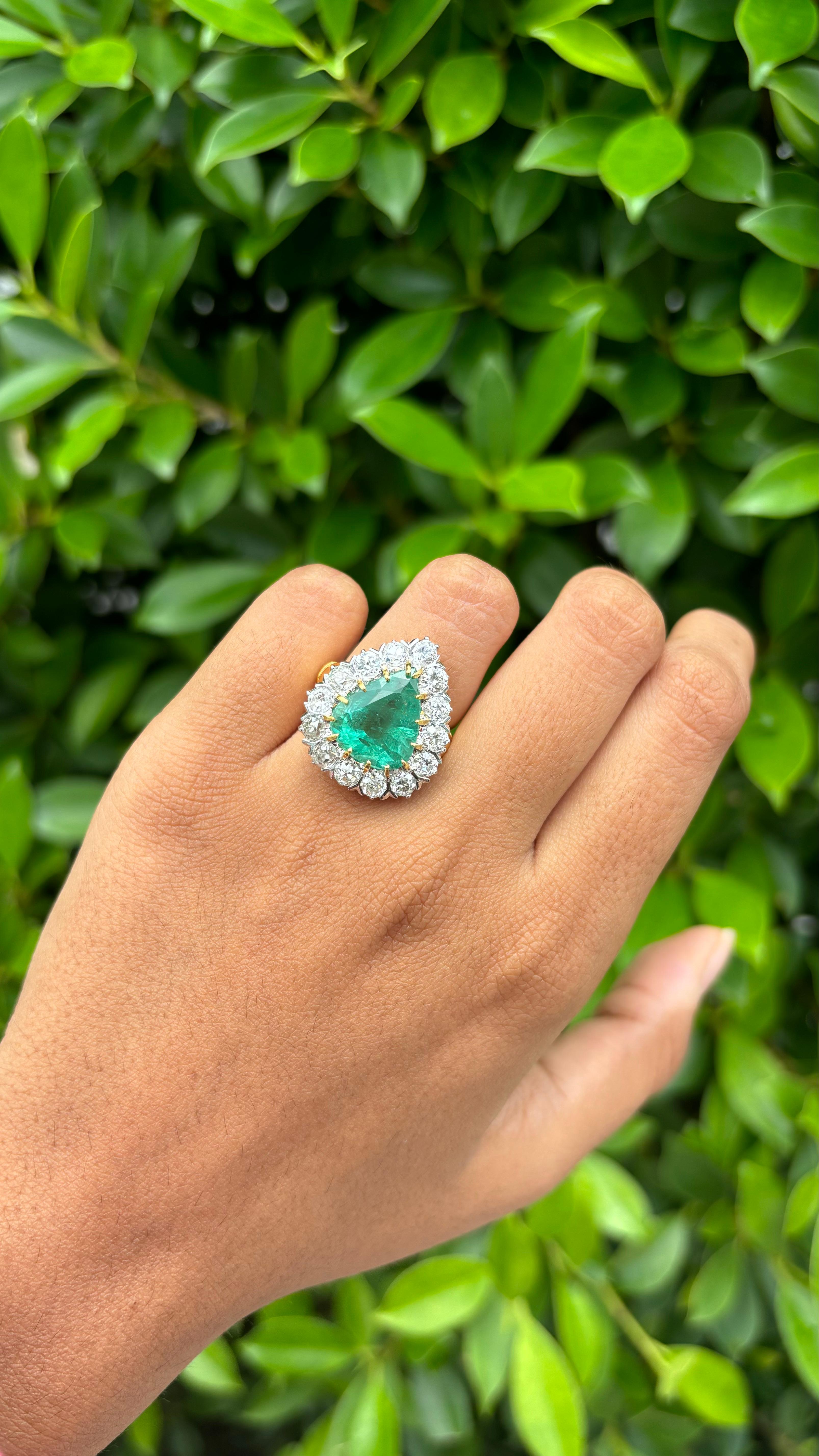 Pear Cut 6.27ct pear Panjshir Emerald & OMC Diamond Cocktail Ring in 18K Yellow Gold