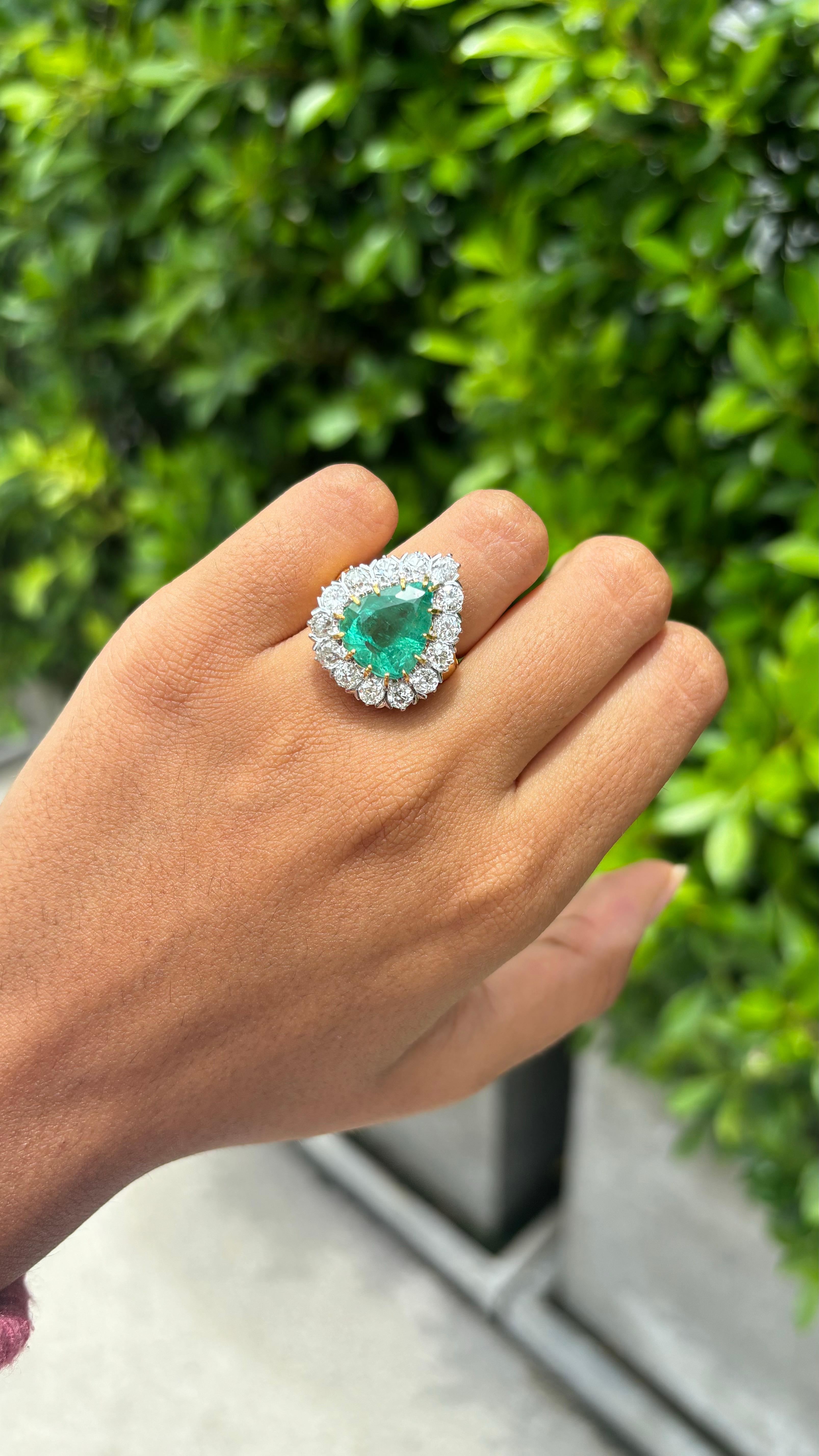 Women's 6.27ct pear Panjshir Emerald & OMC Diamond Cocktail Ring in 18K Yellow Gold