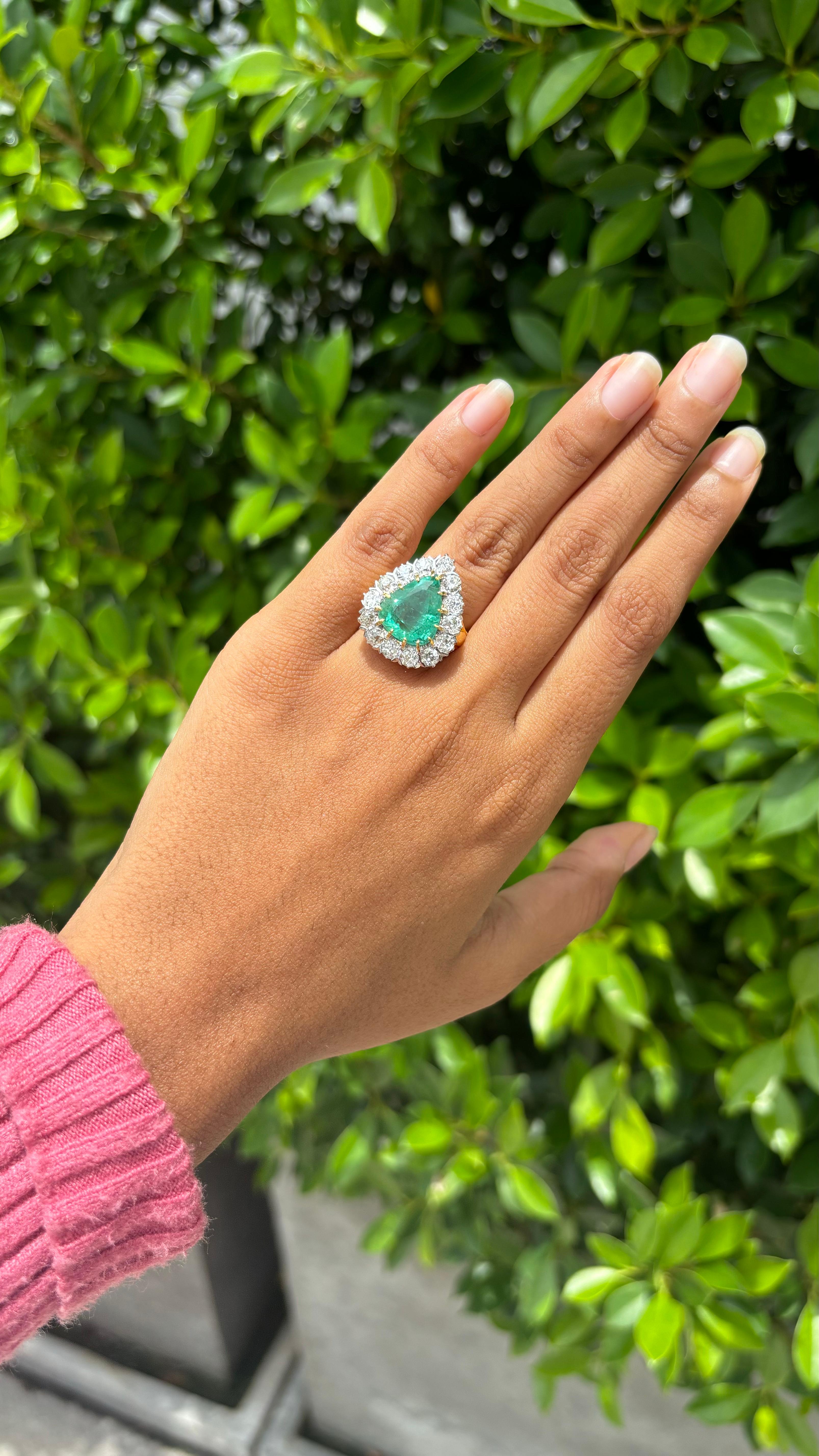 6.27ct pear Panjshir Emerald & OMC Diamond Cocktail Ring in 18K Yellow Gold 2