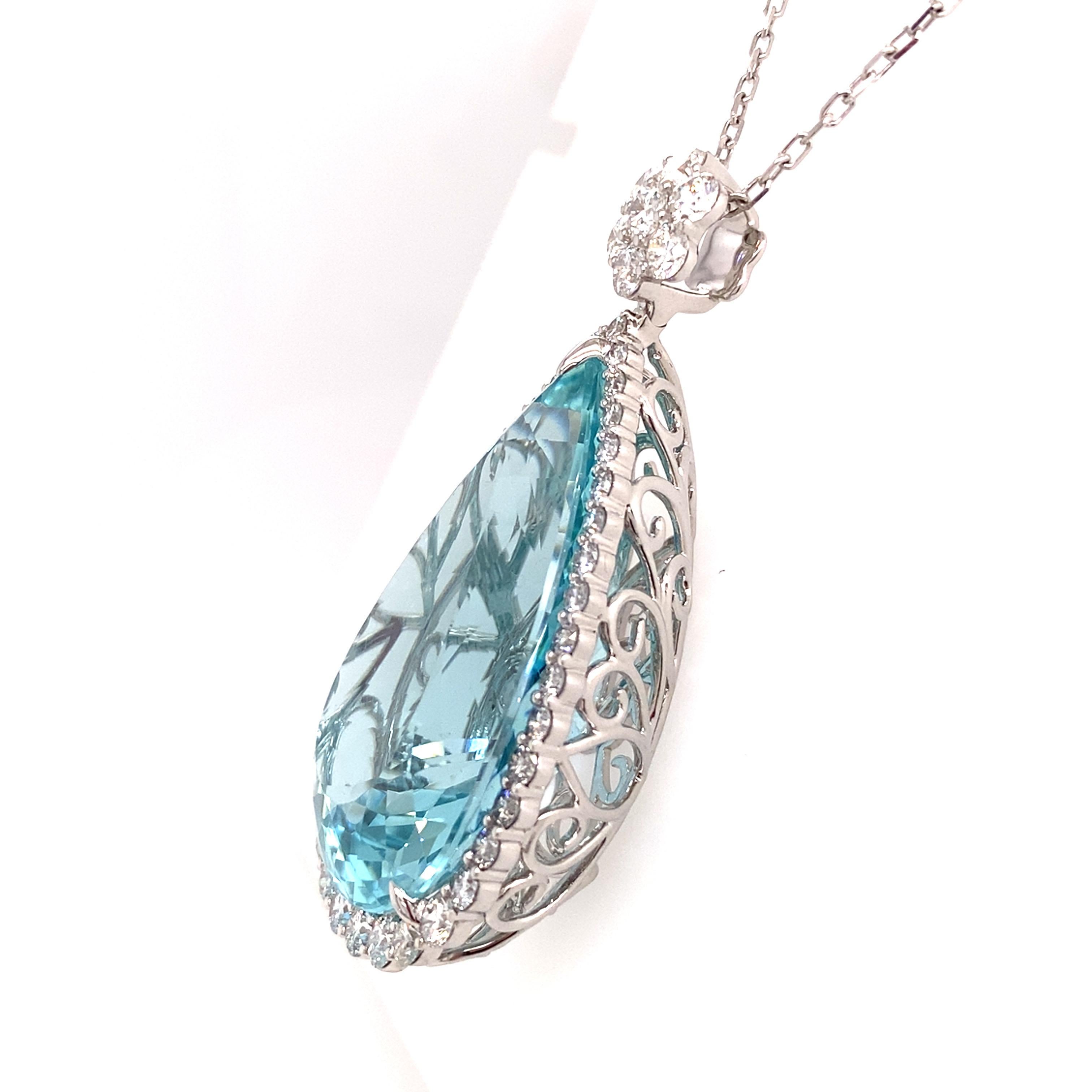 62.85 Carat Pear Cut Aquamarine Diamond White Gold Pendant Necklace en vente 6