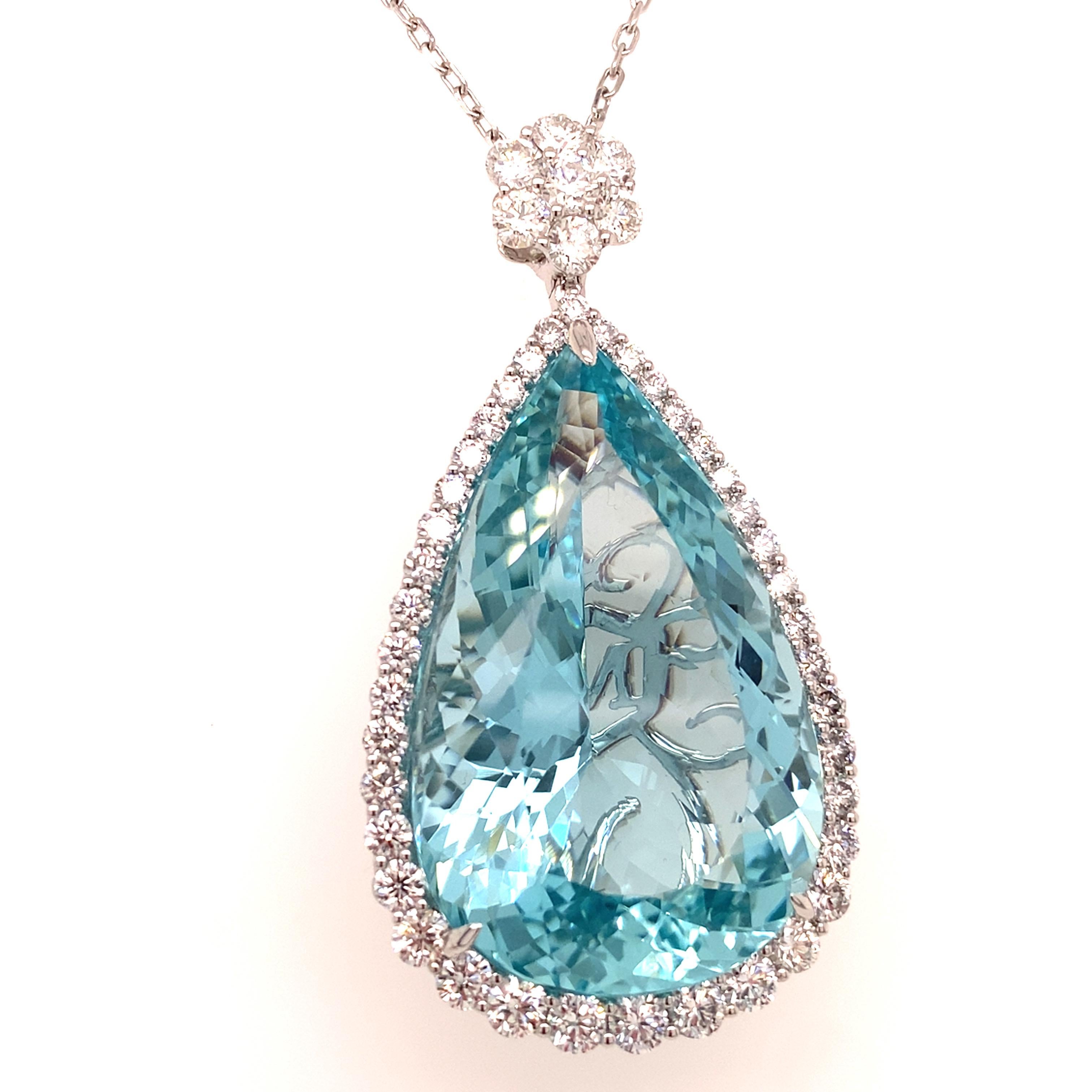 Taille poire 62.85 Carat Pear Cut Aquamarine Diamond White Gold Pendant Necklace en vente