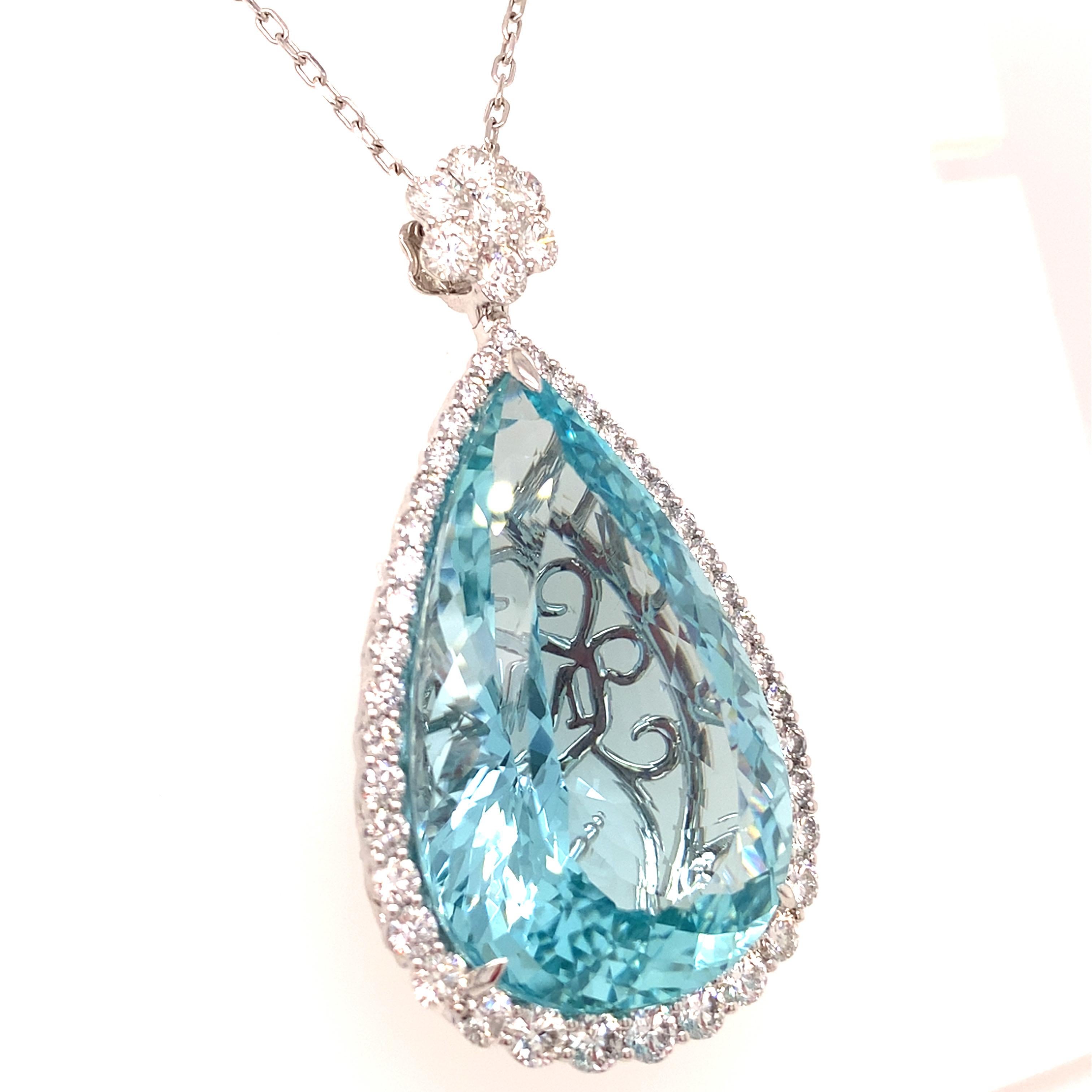 62.85 Carat Pear Cut Aquamarine Diamond White Gold Pendant Necklace Pour femmes en vente