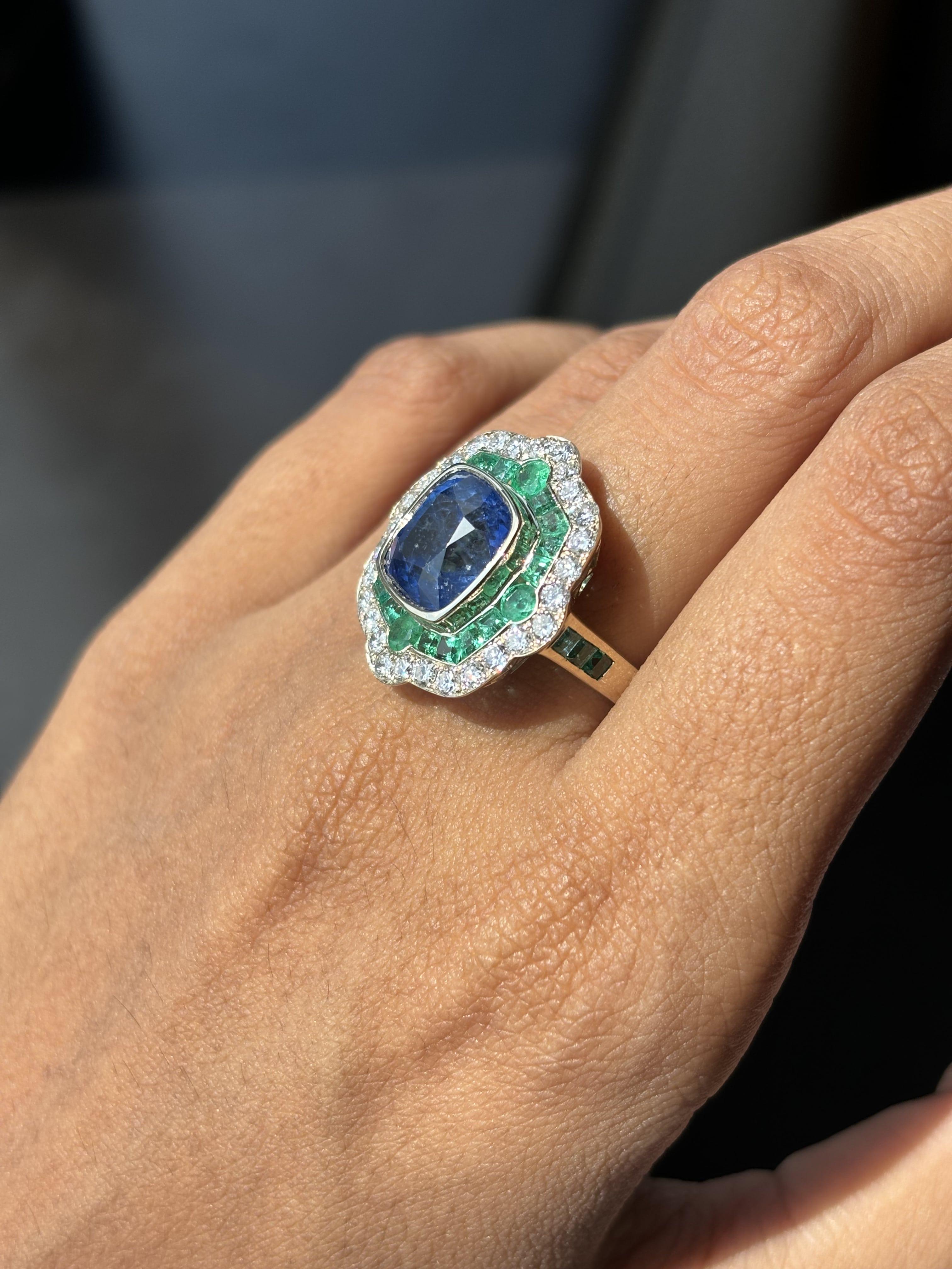 6.28ct Cornflower Blue Sapphire, 1.60ct Emerald, 1.02ct Diamond 18K Gold Ring 4