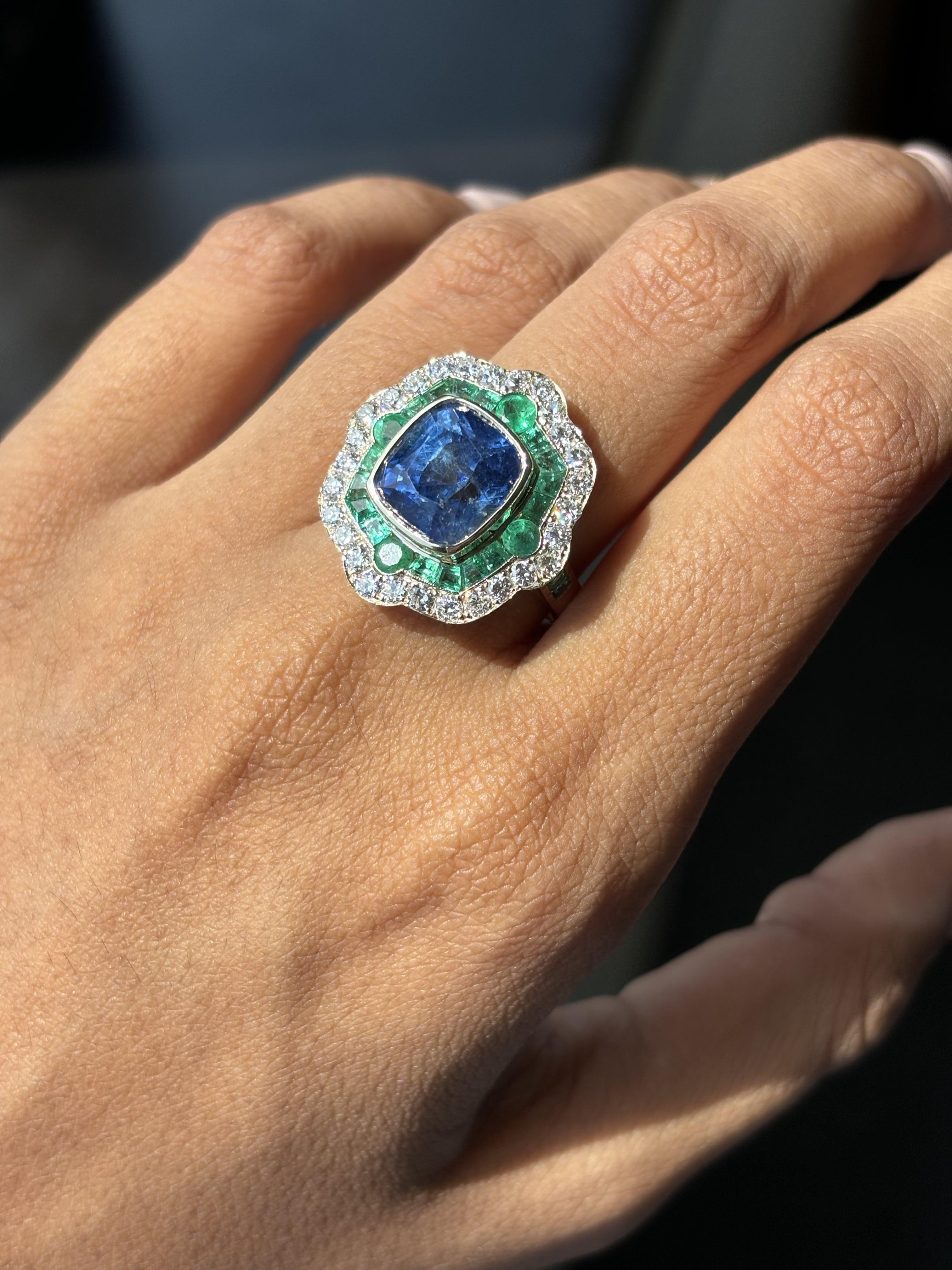 6.28ct Cornflower Blue Sapphire, 1.60ct Emerald, 1.02ct Diamond 18K Gold Ring 5